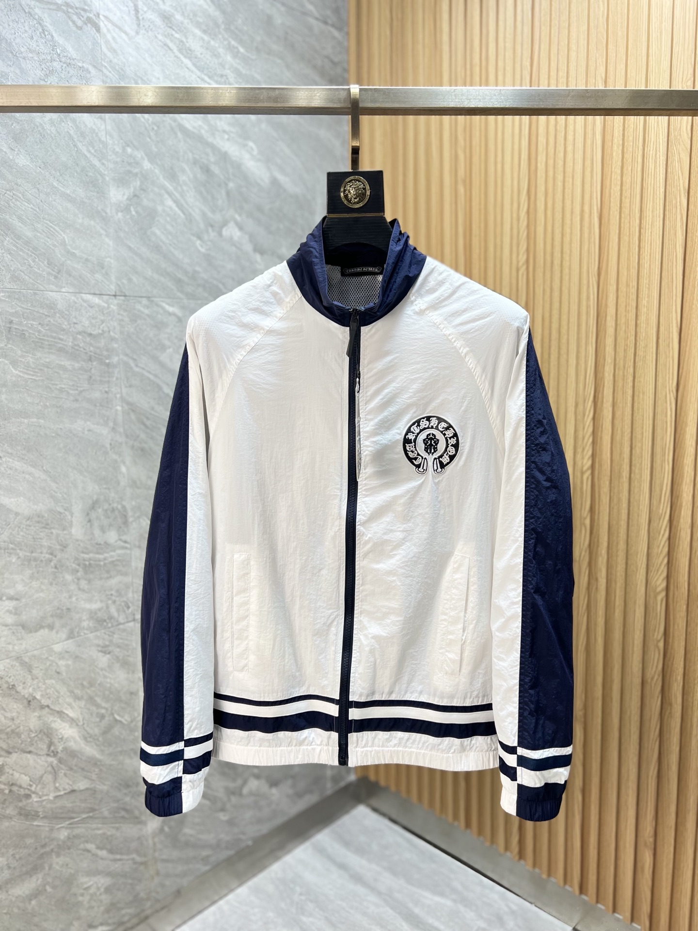 NO:491327,Croxin 2025 new spring and summer products are available, complete three standards, sun protection clothing, good products do not need to be introduced too much, look at the details, counter number M-XXXL /140 suggestions L,,chrome hearts,alexander wang19860909克罗心 2025年春夏新品上新 三标齐全 防晒服 好货不用过多介绍 看细节 专柜码数M-XXXL /140建议L,,chrome hearts,alexander wang,Men's clothing