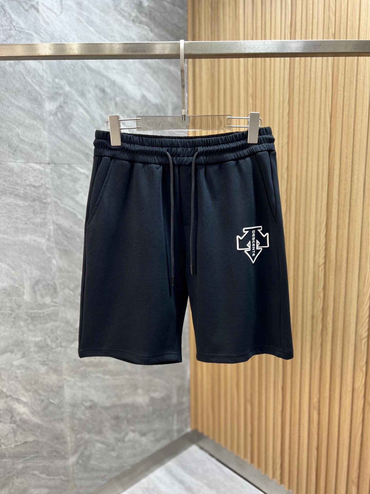 NO:510131,Des/Disante 2025 spring and summer new product, complete three standards, elastic five-point casual pants and shorts, good products do not need to be introduced too much, look at the details, counter number M-XXXL 175/upper body suggestions L, shorts, alexander wang19860909Des/迪桑特 2025春夏新品 三标齐全 松紧带五分休闲裤短裤 好货不用过多介绍 看细节 专柜码数M-XXXL 175/上身建议L,,shorts,alexander wang,Men's clothing