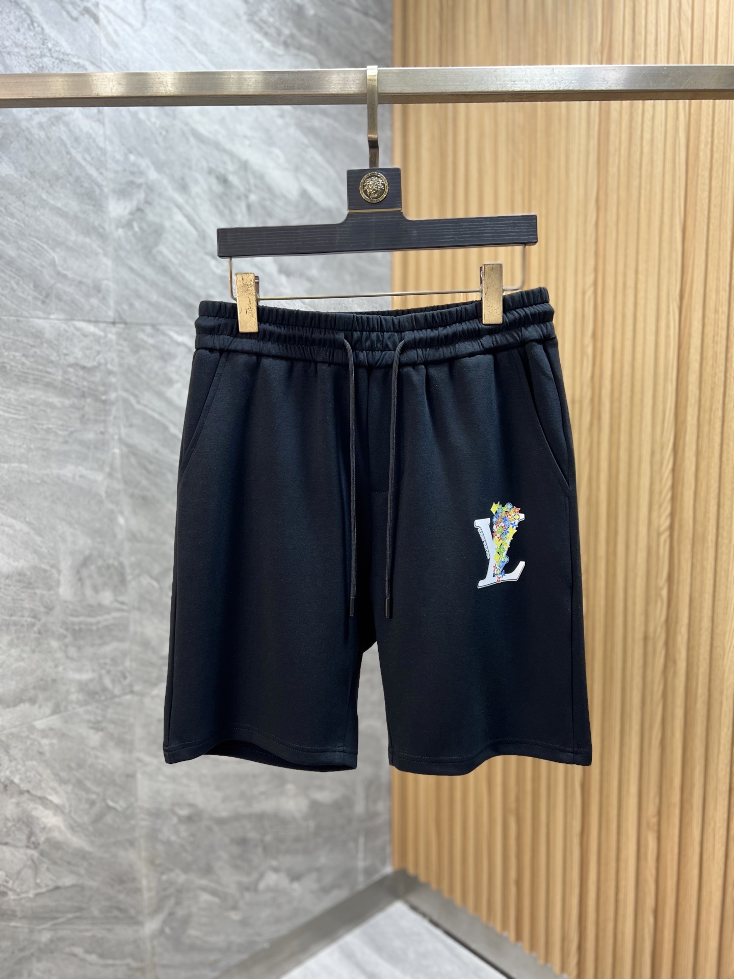 NO:510125,LV/Louis Vuitton 2025 Spring and Summer New Products, Complete Three Standards, Elastic Five-Critical Pants and Shorts, Don’t need to introduce too much good products, look at the details, Counter code M-XXXL 175/Upper body suggestions L,,louis vuitton,louis vuitton,shorts,alexander wang19860909LV/路易威登 2025春夏新品 三标齐全 松紧带五分休闲裤短裤 好货不用过多介绍 看细节 专柜码数M-XXXL 175/上身建议L,,louis vuitton,louis vuitton,shorts,alexander wang,Men's clothing