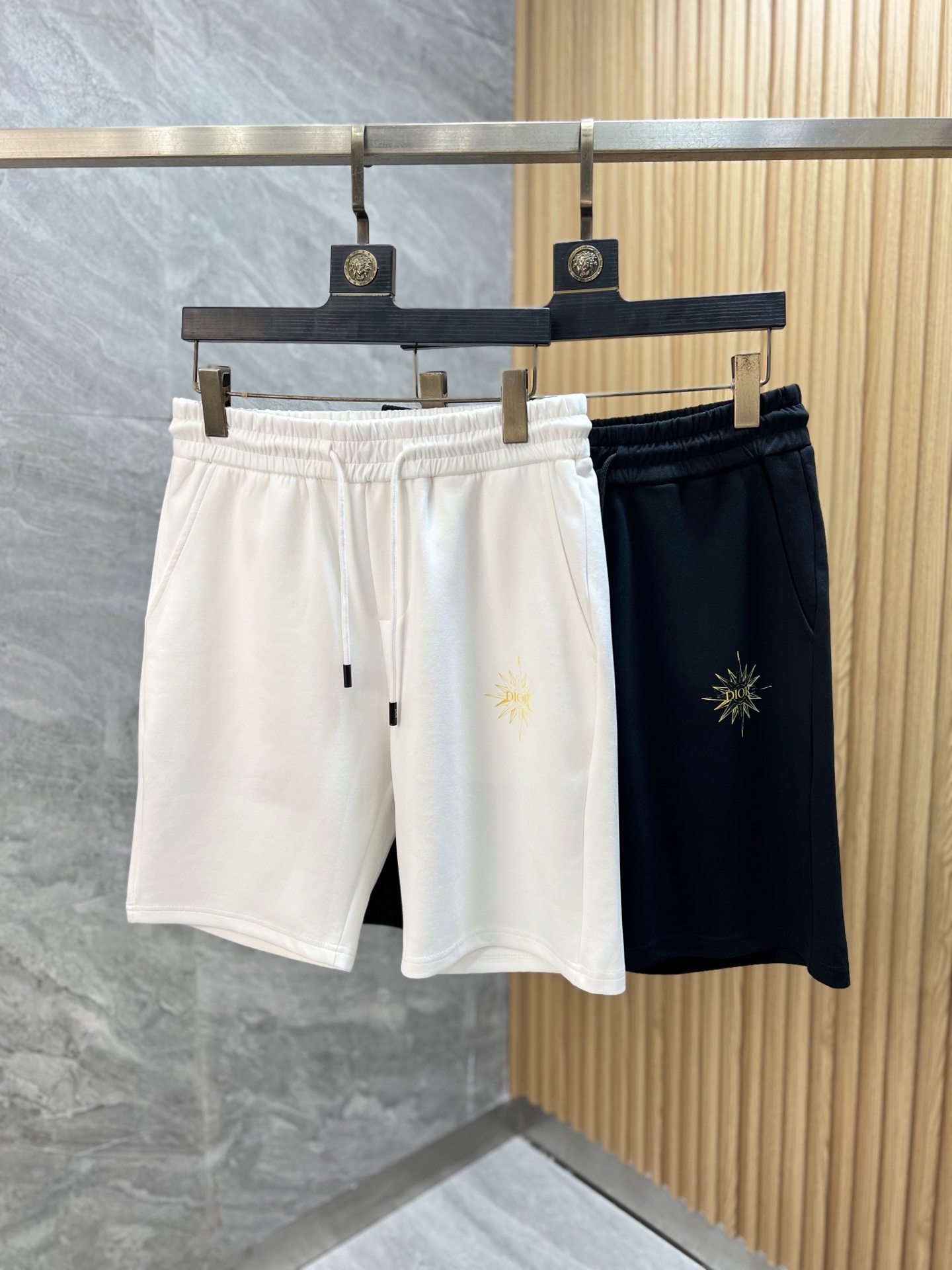 NO:469068,Dior/Dior Spring and summer new products, complete three-standard elastic five-point casual pants and shorts. Don’t need to introduce too much good products. Look at the details. Counter code M-XXXL 175/Upper body suggestions L, dior, dior, shorts, alexander wang19860909Dior/迪奥 春夏新品 三标齐全 松紧带五分休闲裤短裤 好货不用过多介绍 看细节 专柜码数M-XXXL 175/上身建议L,,dior,dior,shorts,alexander wang,Men's clothing