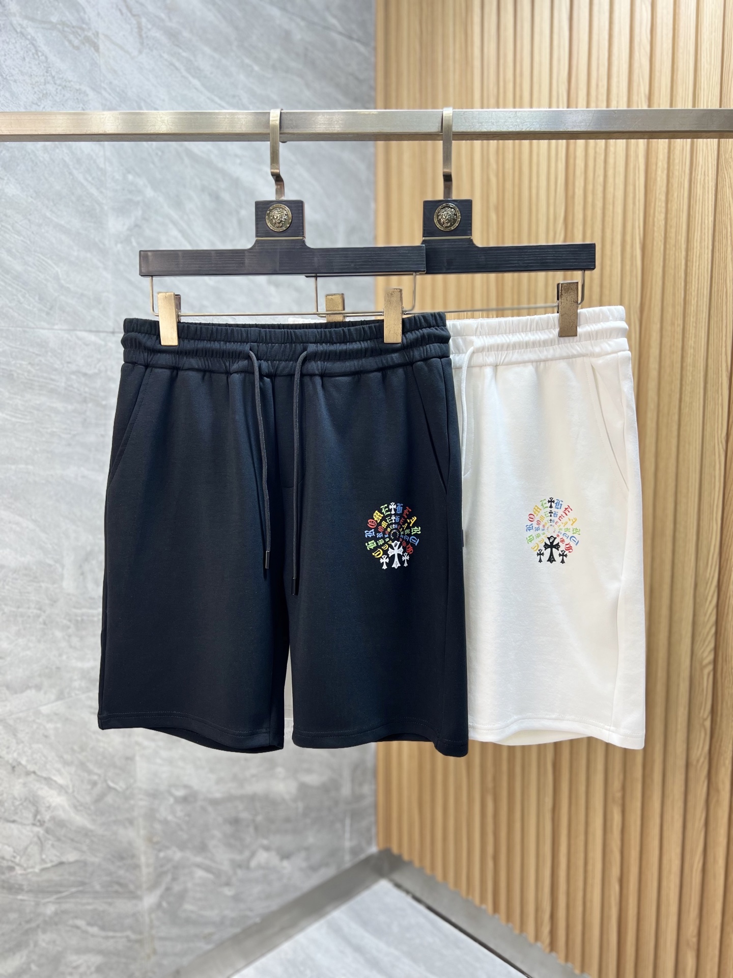 NO:469073,Ch/Croxin New Spring and Summer Products Complete Three Standards Elastic Five-point Casual Pants and Shorts Don't need to introduce too much Good products See details Counter code M-XXXL 175/Upper body suggestions L, chrome hearts, shorts, alexander wang19860909Ch/克罗心 春夏新品 三标齐全 松紧带五分休闲裤短裤 好货不用过多介绍 看细节 专柜码数M-XXXL 175/上身建议L,,chrome hearts,shorts,alexander wang,Men's clothing