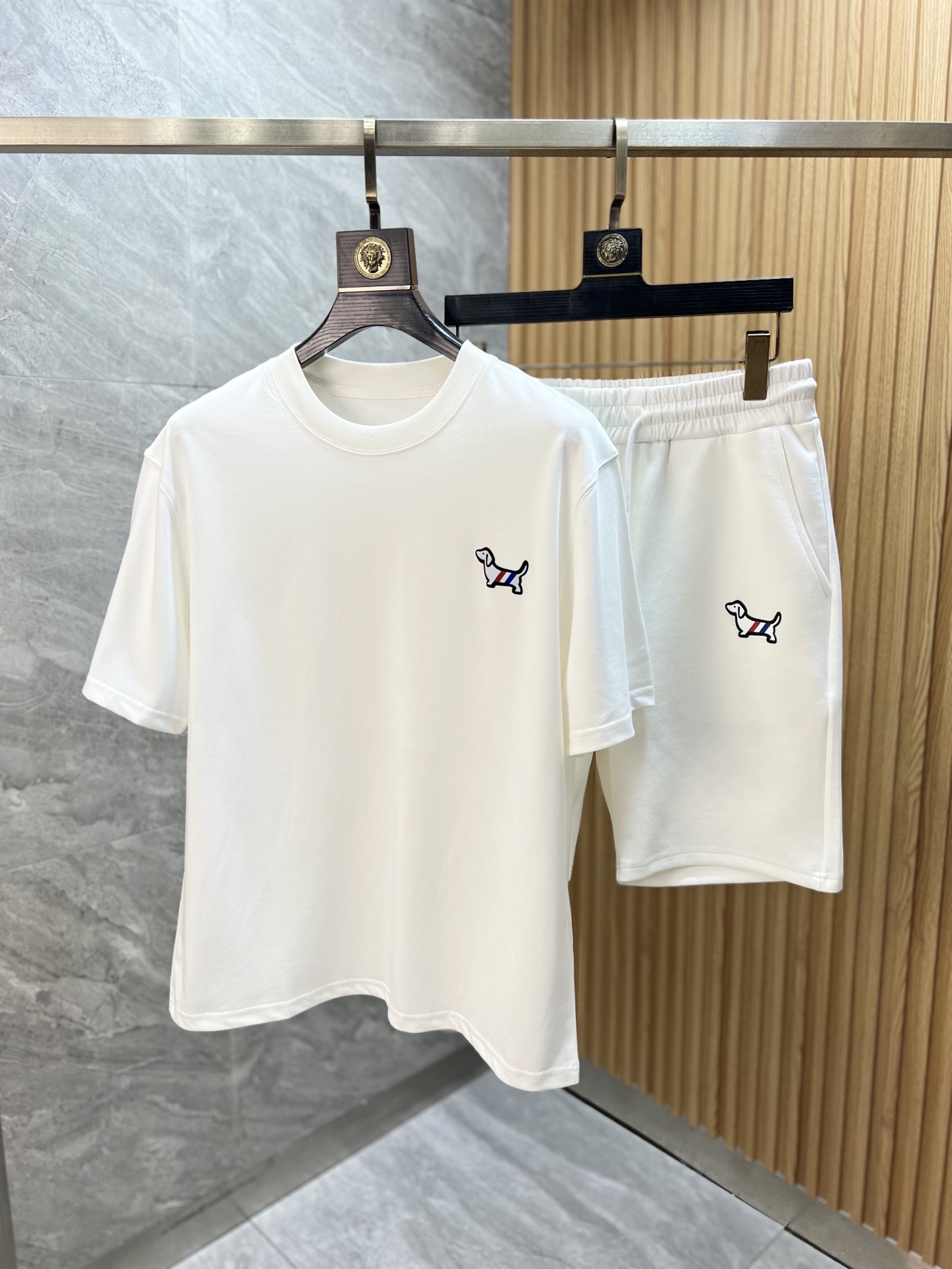 NO:469093,Tops, TB, Spring and Summer New Products, Complete Three Standards, Elastic Five-Critical Pants and Shorts, Don't need to introduce too much good products, look at the details, Counter code M-XXXL 175/Upper body suggestions L, shorts, alexander wang19860909上衣 裤子TB 春夏新品 三标齐全 松紧带五分休闲裤短裤 好货不用过多介绍 看细节 专柜码数M-XXXL 175/上身建议L,,shorts,alexander wang,Men's clothing