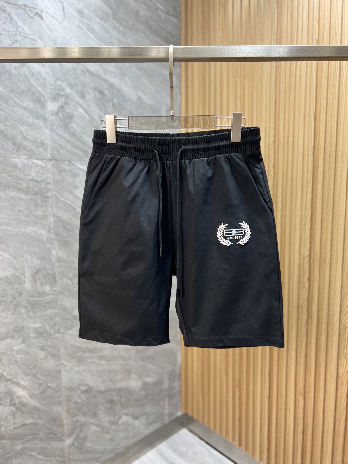 NO:459203,Balenciaga/Balenciaga 2025 spring and summer new products, complete three standards, shorts, good products, don't need to introduce too much, look at the details, counter number M-XXXL 175/140 upper body suggestions L,,balenciaga,balenciaga, shorts,alexander wang19860909Balenciaga/巴黎世家 2025春夏新品 三标齐全 短裤 好货不用过多介绍 看细节 专柜码数M-XXXL 175/140上身建议L,,balenciaga,balenciaga,shorts,alexander wang,Men's clothing