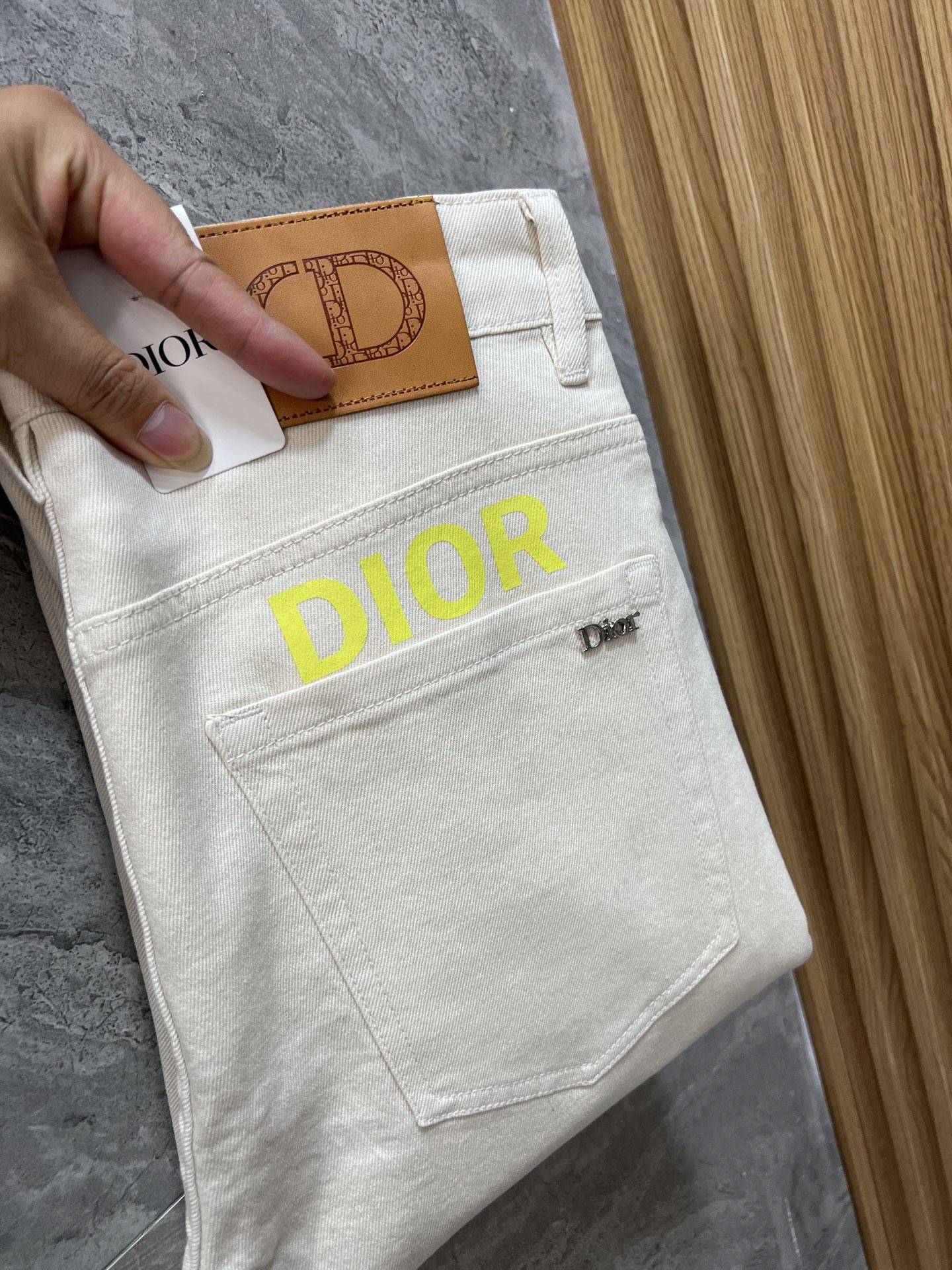 NO:415997,Dior/Dior 2025 spring and summer new products, complete three standards, jeans, good products, don't need to introduce too much, look at the details, counter number 29-38 / 140 upper body 32,,dior,dior,jeans,alexander wang19860909Dior/迪奥 2025春夏新品 三标齐全 牛仔裤 好货不用过多介绍 看细节 专柜码数29-38 /140上身32码,,dior,dior,jeans,alexander wang,Men's clothing