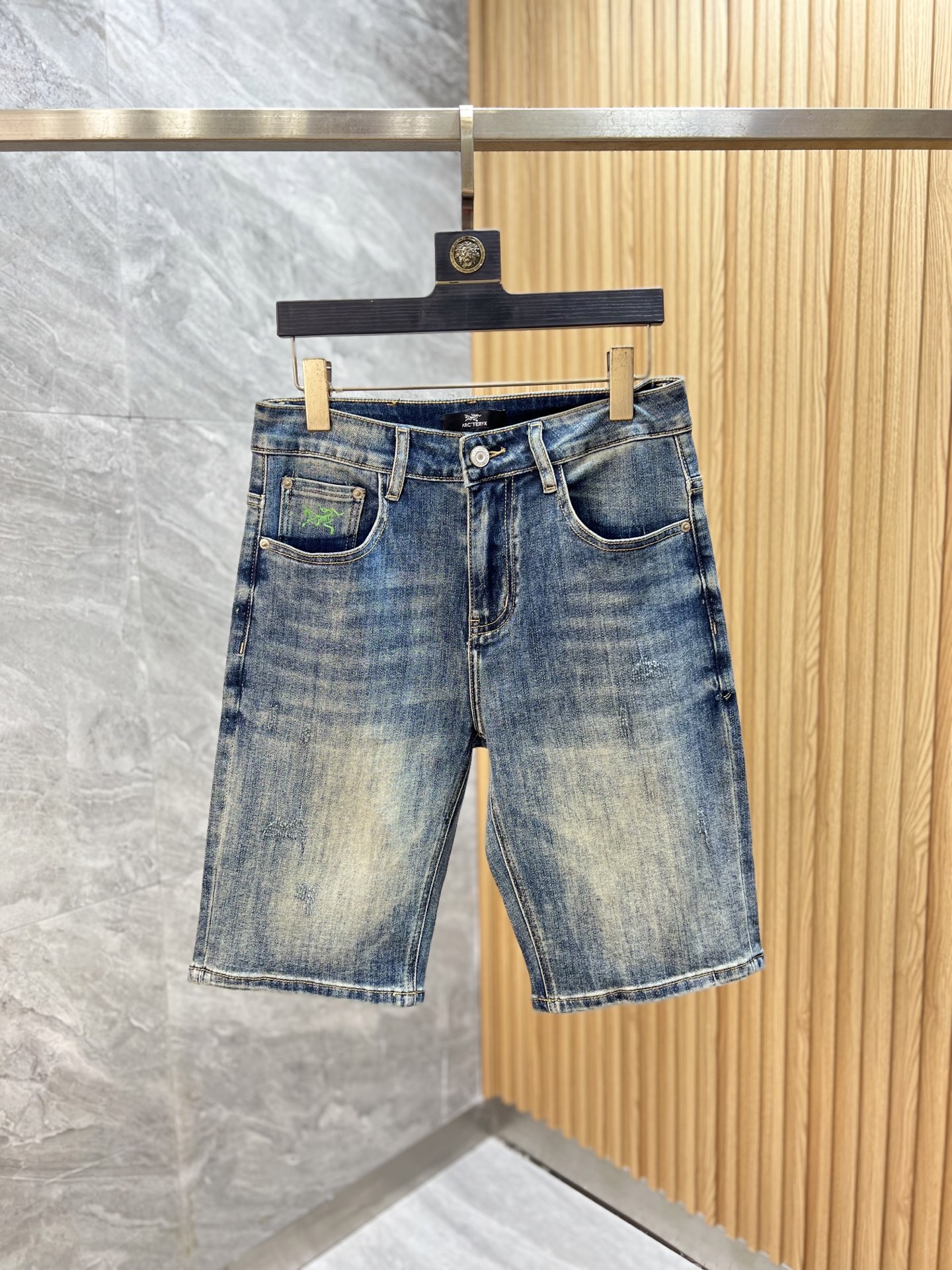 NO:416065,Arc/Architecture Bird 2025 Spring and Summer New Products, Complete Three Standards, Jeans, Don’t need to introduce too much good products, look at the details, the counter number is 29-38 / 140 upper body 32, arc'teryx, jeans, alexander wang19860909Arc/始祖鸟 2025春夏新品 三标齐全 牛仔裤 好货不用过多介绍 看细节 专柜码数29-38 /140上身32码,arc'teryx,jeans,alexander wang,Men's clothing