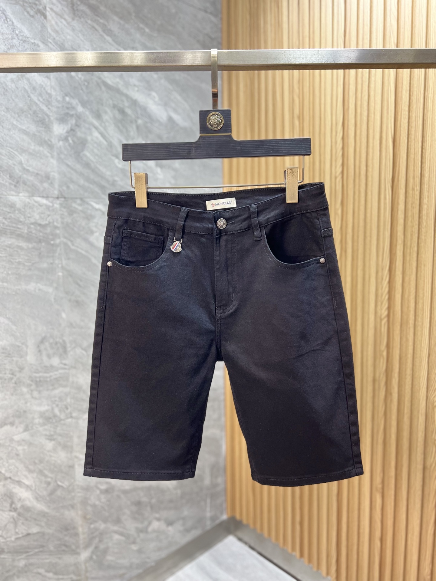 NO:416095,Moncler/家口 2025 spring and summer new product, complete three standards, jeans, good products, don't need to be introduced too much, look at the details, counter number 29-38 / 140 upper body 32,, Moncler, jeans, alexander wang19860909Moncler/蒙口 2025春夏新品 三标齐全 牛仔裤 好货不用过多介绍 看细节 专柜码数29-38 /140上身32码,,Moncler,jeans,alexander wang,Men's clothing