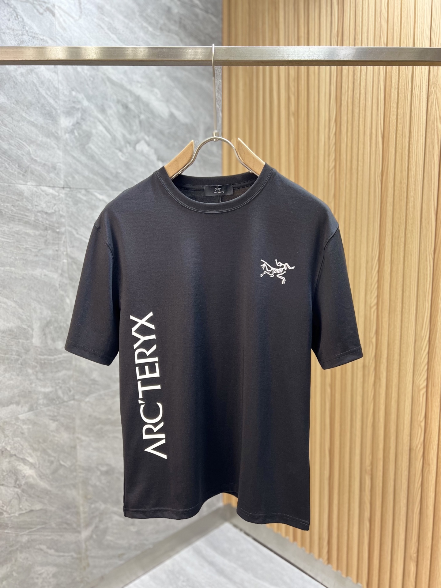 NO:428737,Arc/Architecture Bird 2025 Spring and Summer New Products, Complete Three Standards, Round-neck Mercerized Cotton Short-sleeved T-shirts, Don’t need to introduce too much good products, look at the details, Counter code M-XXXL 175/140 Suggestions, Arc'teryx, T-shirt, Tees, t-shirt, alexander wang19860909Arc/始祖鸟 2025春夏新品 三标齐全 圆领丝光棉短袖T恤 好货不用过多介绍 看细节 专柜码数M-XXXL 175/140建议L,arc'teryx,T-shirt,tees，t-shirt,alexander wang,Men's clothing
