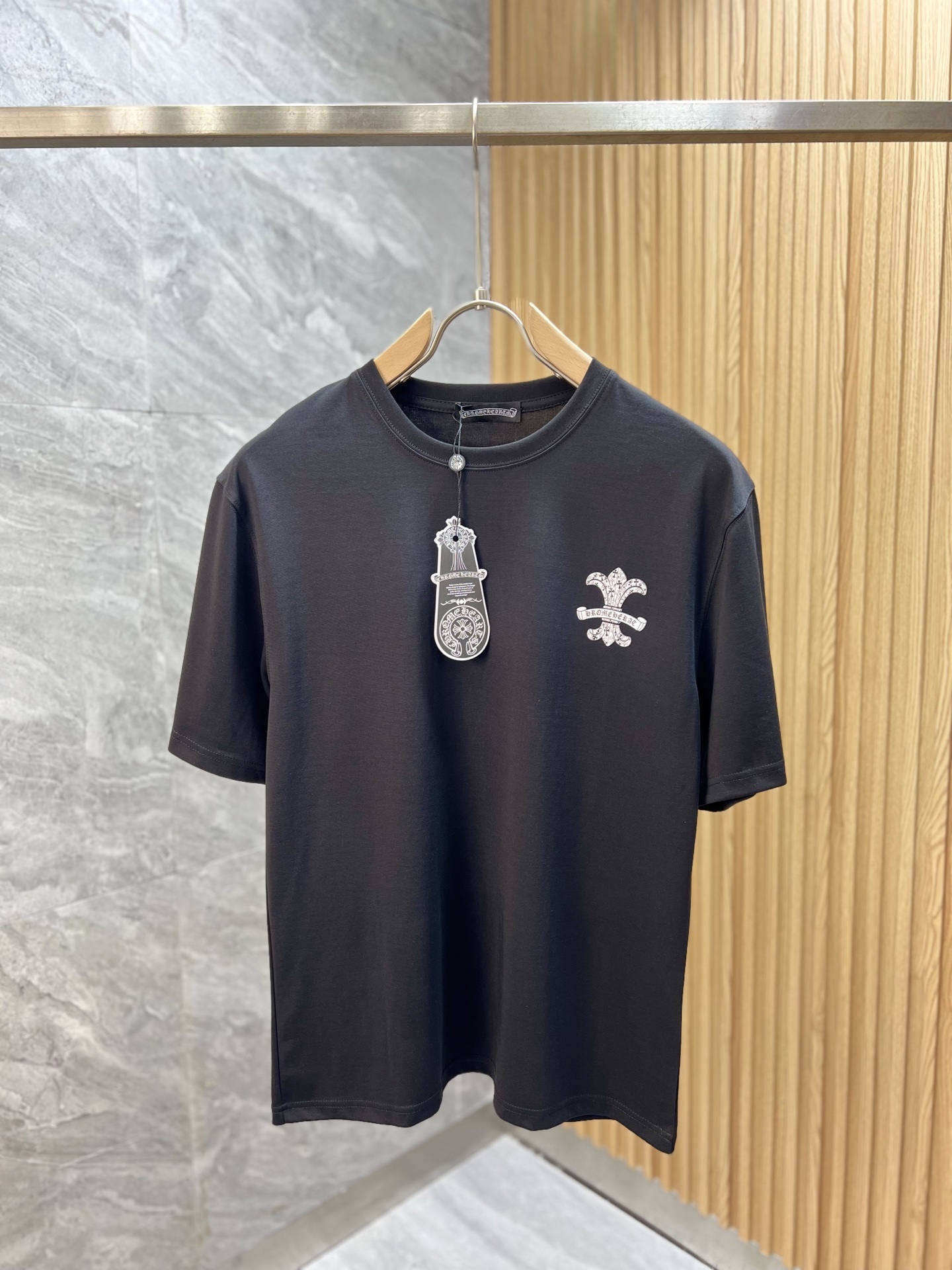 NO:428742,Ch/Croxin 2025 spring and summer new product, complete three standards, round neck mercerized cotton short-sleeved T-shirt, no need to introduce too much good products, look at the details, counter number M-XXXL 175/140 Suggestions L,,chrome hearts, T-shirt,tees, t-shirt,alexander wang19860909Ch/克罗心 2025春夏新品 三标齐全 圆领丝光棉短袖T恤 好货不用过多介绍 看细节 专柜码数M-XXXL 175/140建议L,,chrome hearts,T-shirt,tees，t-shirt,alexander wang,Men's clothing