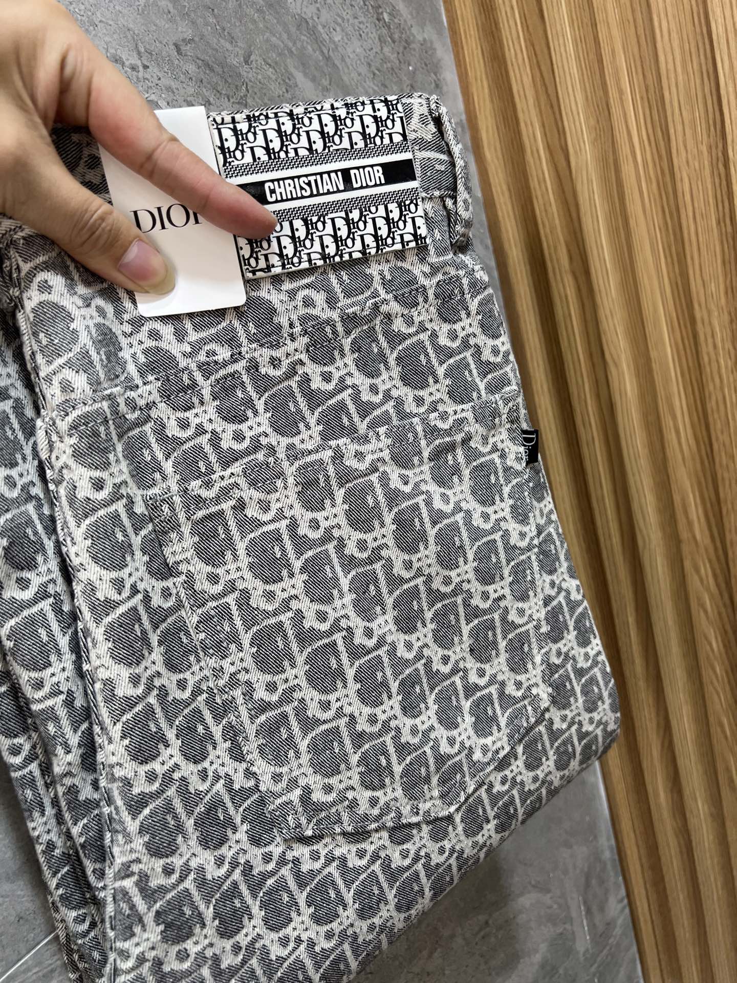 NO:419872,Dior/Dior 2025 spring and summer new products, complete three standards, jeans, good products, don't need to introduce too much, look at the details, counter number 29-38 / 140 upper body 32,,dior,dior,jeans,alexander wang19860909Dior/迪奥 2025春夏新品 三标齐全 牛仔裤 好货不用过多介绍 看细节 专柜码数29-38 /140上身32码,,dior,dior,jeans,alexander wang,Men's clothing