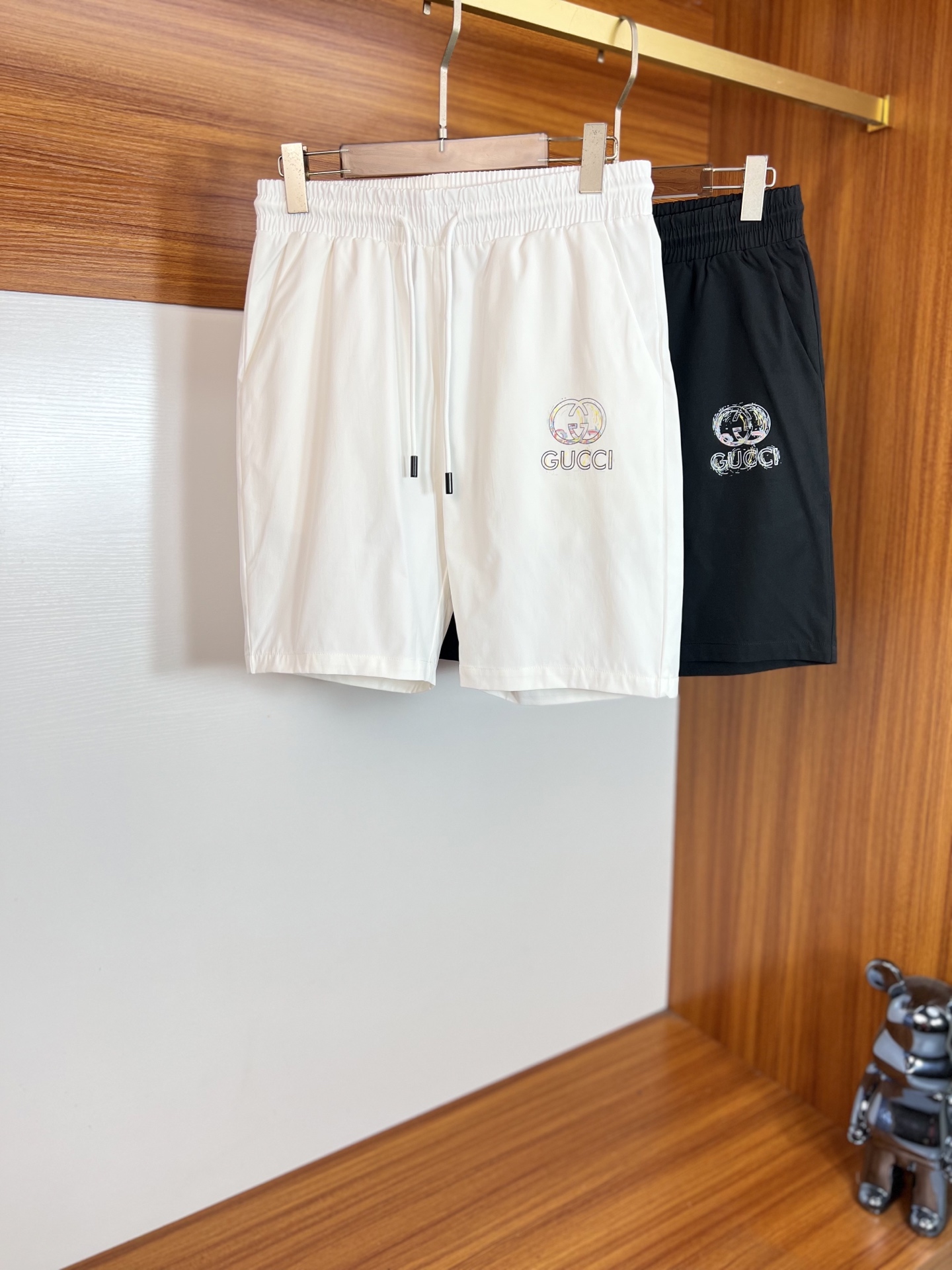 NO:483594,Gucci/Gucci 2025 spring and summer new product, complete three-standard five-point shorts, good products don’t need to be introduced too much, look at the details, counter number M-XXXL 175/140 upper body suggestions L, gucci, shorts, alexander wang19860909Gucci/古奇 2025春夏新品 三标齐全 五分短裤 好货不用过多介绍 看细节 专柜码数M-XXXL 175/140上身建议L,,gucci,shorts,alexander wang,Men's clothing