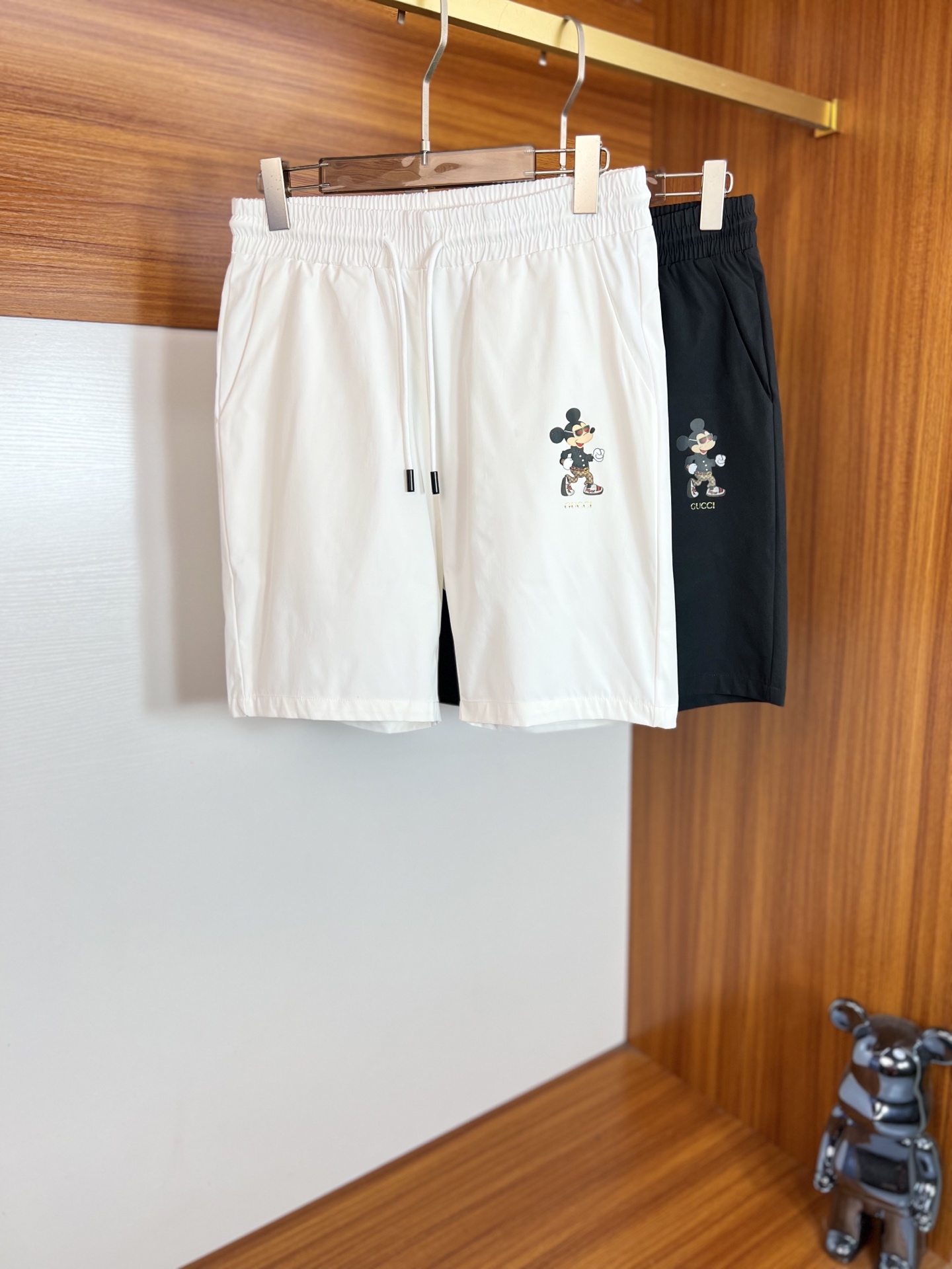 NO:483608,Gucci/Gucci 2025 spring and summer new product, complete three-standard five-point shorts, good products don’t need to be introduced too much, look at the details, counter number M-XXXL 175/140 upper body suggestions L, gucci, shorts, alexander wang19860909Gucci/古奇 2025春夏新品 三标齐全 五分短裤 好货不用过多介绍 看细节 专柜码数M-XXXL 175/140上身建议L,,gucci,shorts,alexander wang,Men's clothing