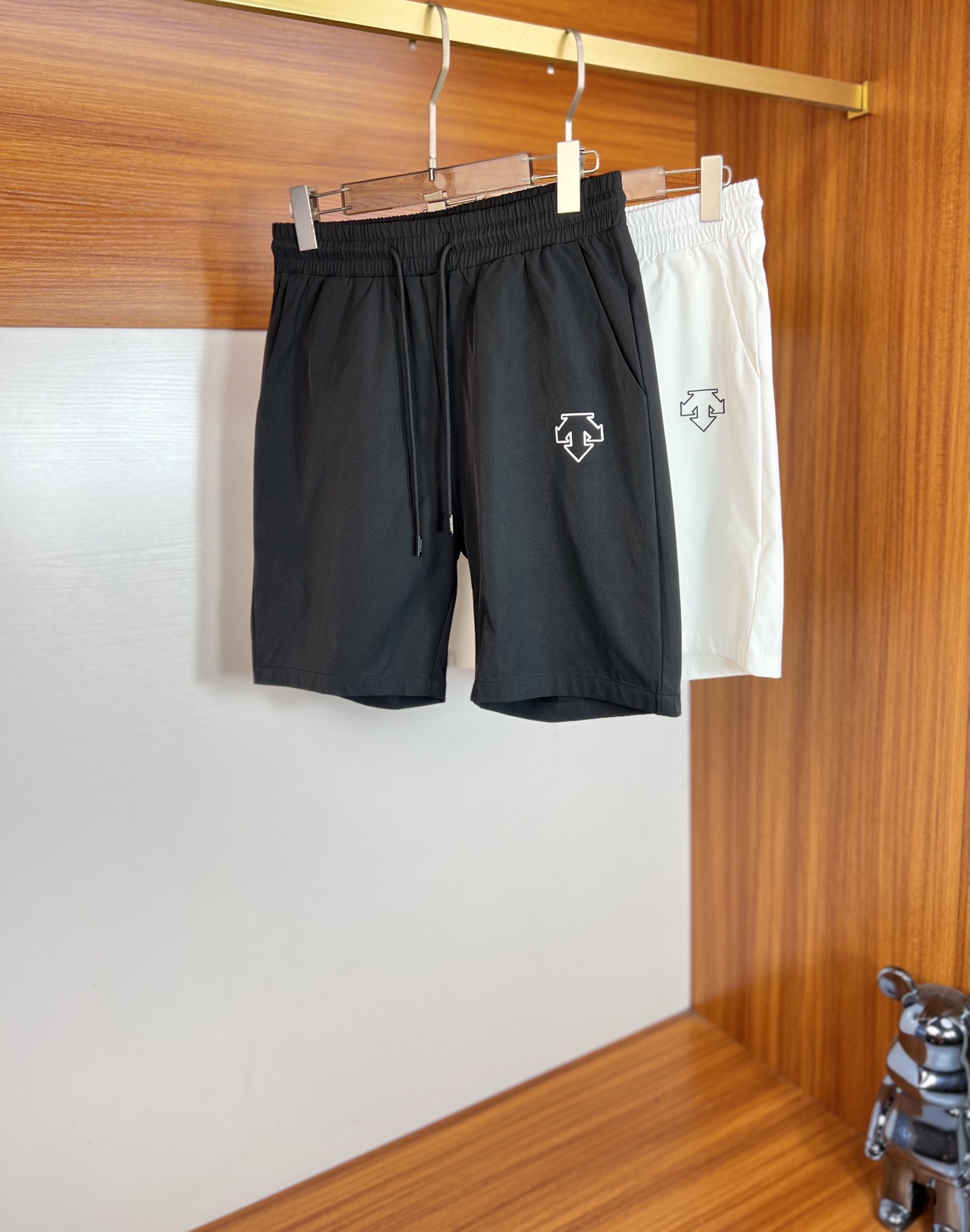 NO:483605,DiSanter 2025 Spring and Summer New Products, Complete Three Standards, Five-point Shorts, Good Goods Don't Be Overview, Look at the Details, Counter Code M-XXXL 175/140 Upper Body Suggestions L, shorts, alexander wang19860909迪桑特 2025春夏新品 三标齐全 五分短裤 好货不用过多介绍 看细节 专柜码数M-XXXL 175/140上身建议L,,shorts,alexander wang,Men's clothing