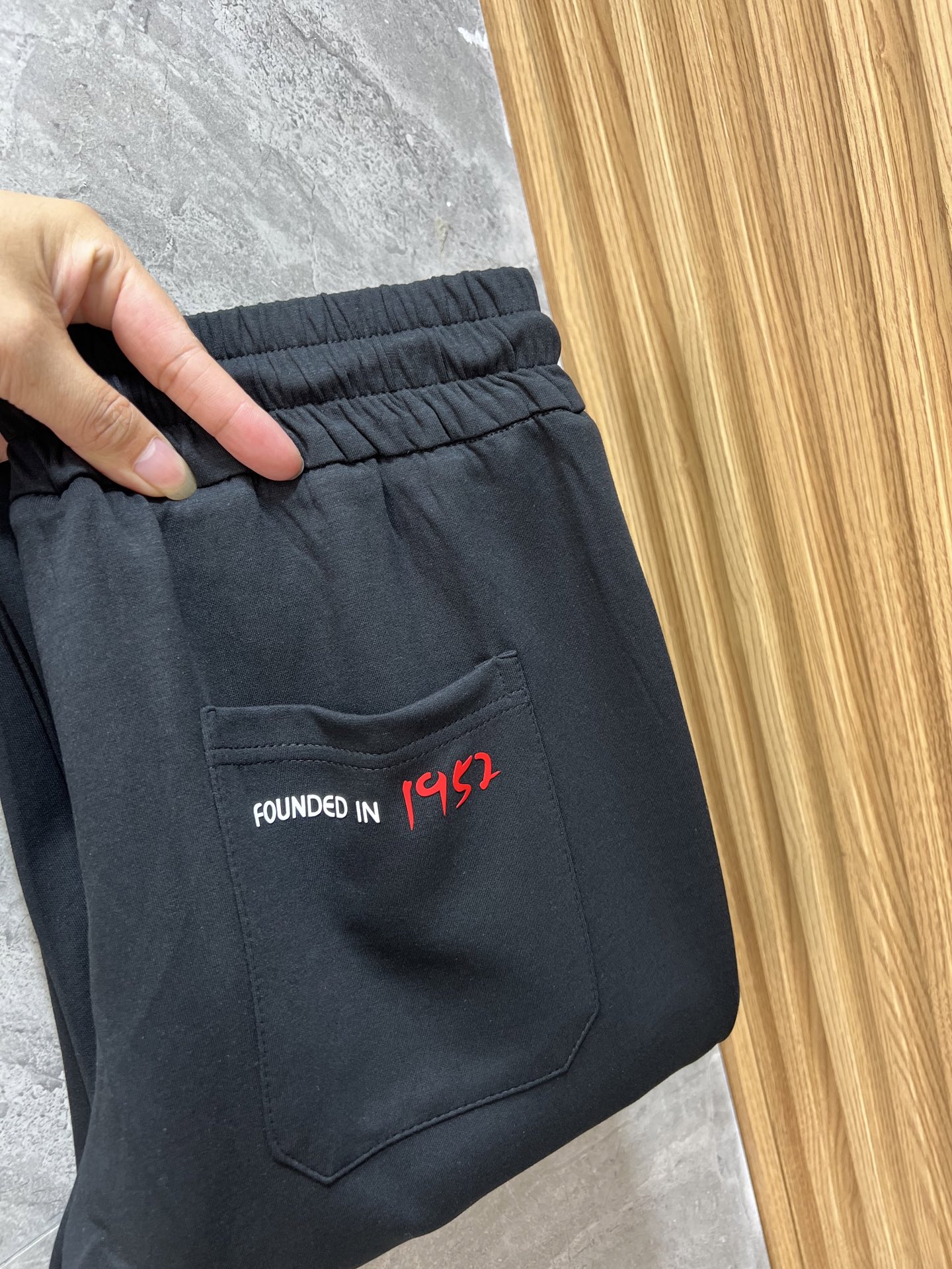 NO:441516,Moncler/Shirt New Spring and Summer Products Complete Three Standards Elastic Pants Casual Pants Don't need to introduce too much good products See details Counter code M-XXXL 175/140 Upper body L, Moncler, alexander wang19860909Moncler/蒙口 春夏新品 三标齐全 松紧裤 休闲裤 好货不用过多介绍 看细节 专柜码数M-XXXL 175/140上身L,,Moncler,alexander wang,Men's clothing