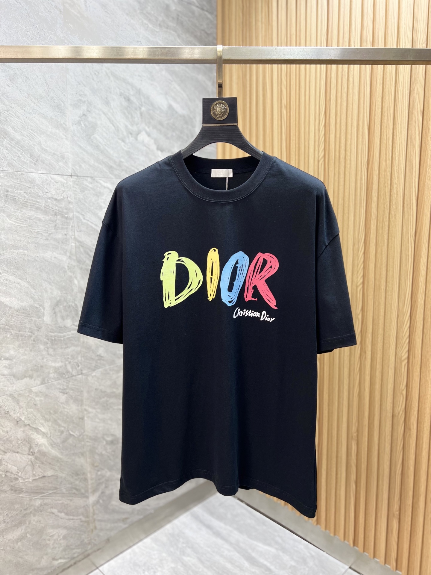 NO:507912,Dior/Dior 2025 new spring and summer products are available, complete three standards, round neck short-sleeved T-shirts, no need to introduce too much good products, look at the details, counter number M-XXL 175/suggestions M,,dior,dior,T-shirt,tees,t-shirt,alexander wang19860909Dior/迪奥 2025年春夏新品上新 三标齐全 圆领短袖T恤 好货不用过多介绍 看细节 专柜码数M-XXL 175/建议M,,dior,dior,T-shirt,tees，t-shirt,alexander wang,Men's clothing