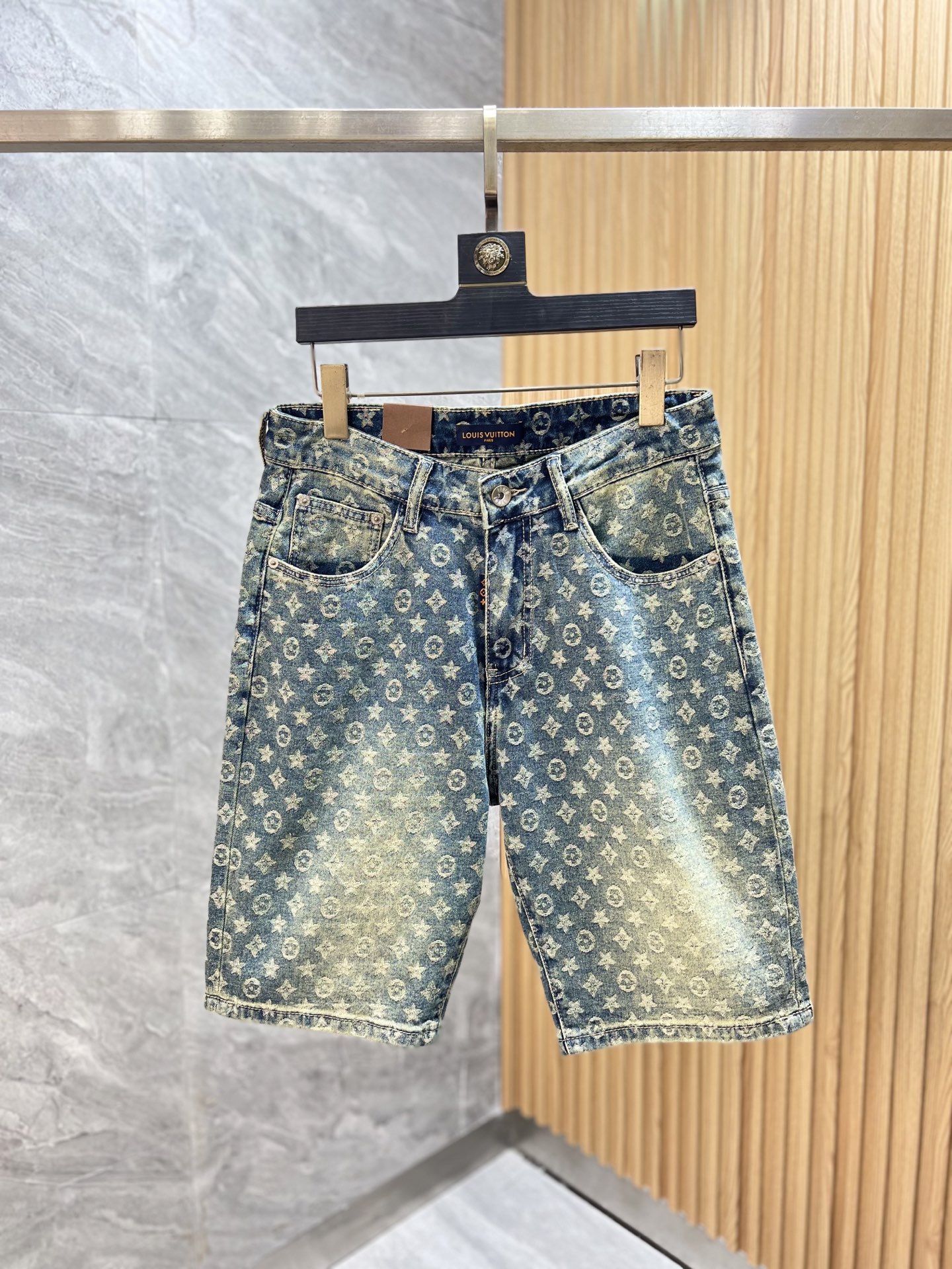 NO:457780,LV/Louis Vuitton 2025 Spring and Summer New Products, Complete Three Standards, Jeans, Don’t need to introduce too much good products, look at the details, Counter code number 29-38 175/Upper body 32 sizes,,louis vuitton,louis vuitton,jeans,alexander wang19860909LV/路易威登 2025春夏新品 三标齐全 牛仔裤 好货不用过多介绍 看细节 专柜码数29-38 175/上身32码,,louis vuitton,louis vuitton,jeans,alexander wang,Men's clothing