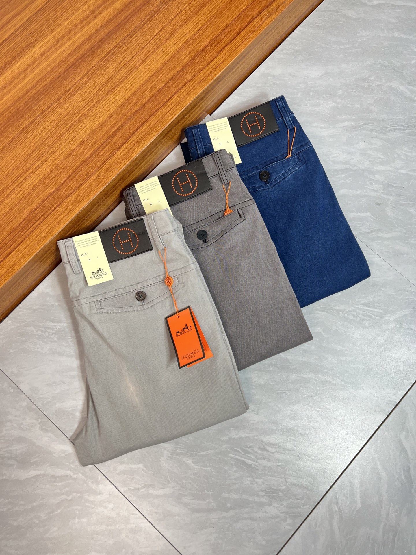 NO:459283,Hermes/Hermes 2025 spring and summer new products, complete three-standard trousers, casual pants, good products, don't need to introduce too much, look at the details, counter number 29-36, 175/140 upper body 32,, hermes, hermes, alexander wang19860909Hermes/爱马仕 2025春夏新品 三标齐全 西裤 休闲裤 好货不用过多介绍 看细节 专柜码数29-36 175/140上身32码,,hermes,hermes,alexander wang,Men's clothing