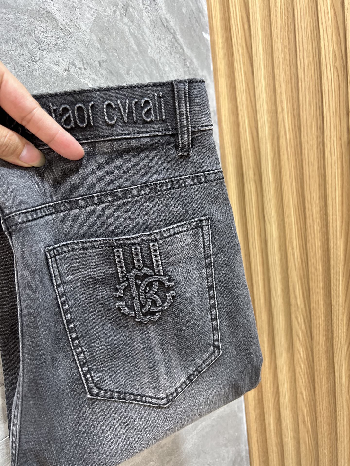 NO:462368,Calivo 2025 Spring and Summer New Products, Complete Three Standards, Jeans, Don’t need to introduce too much good products, look at the details, the counter number is 29-38 / 140 upper body 32, jeans, alexander wang19860909卡利沃 2025春夏新品 三标齐全 牛仔裤 好货不用过多介绍 看细节 专柜码数29-38 /140上身32码,,jeans,alexander wang,Men's clothing