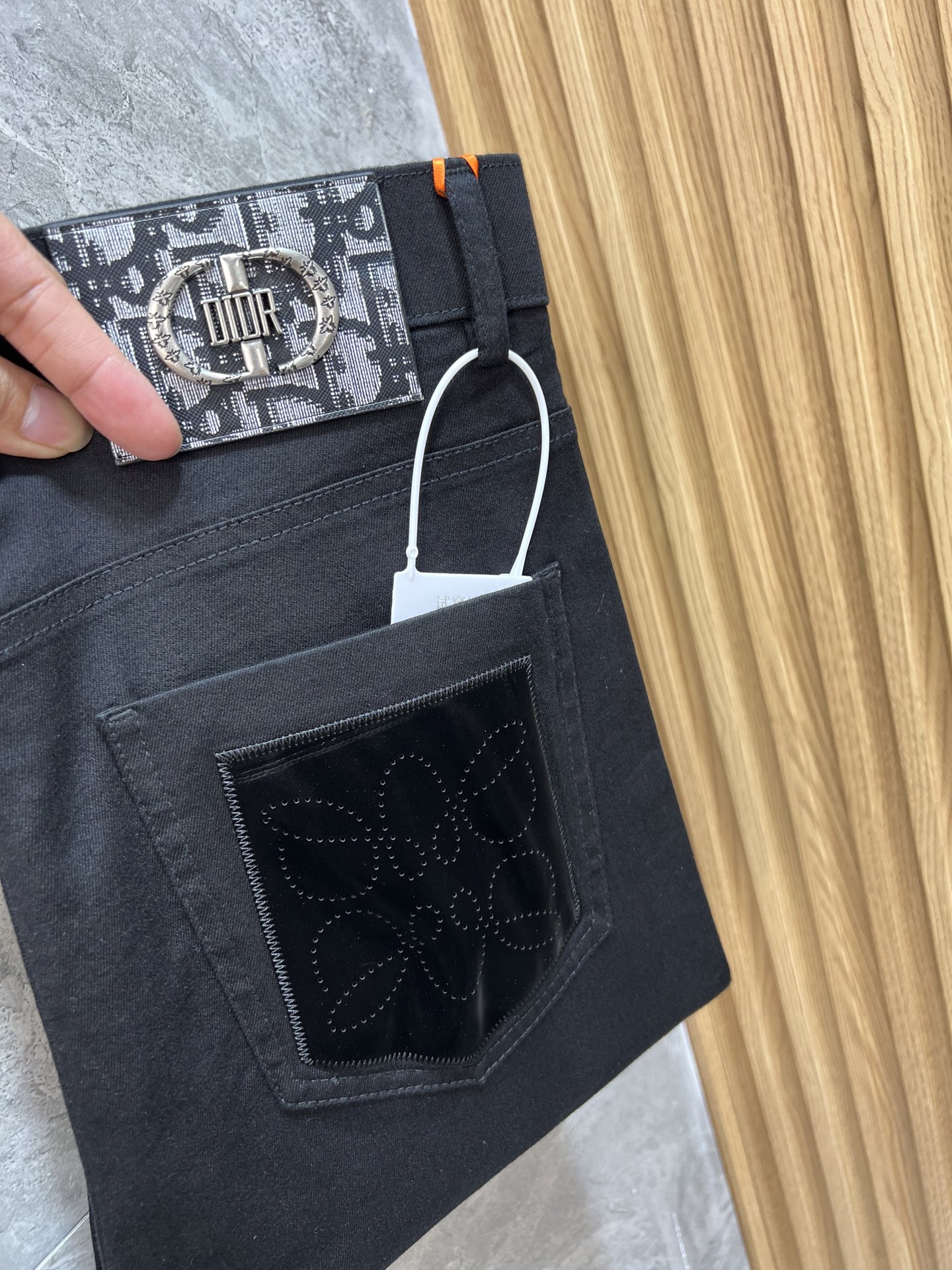 NO:428724,Dior/Dior 2025 spring and summer new products, complete three standards, jeans, good products, don't need to be introduced too much, look at the details, counter number 29-38, 175/140 upper body 32,,dior,dior,jeans,alexander wang19860909Dior/迪奥 2025春夏新品 三标齐全 牛仔裤 好货不用过多介绍 看细节 专柜码数29-38 175/140上身32码,,dior,dior,jeans,alexander wang,Men's clothing