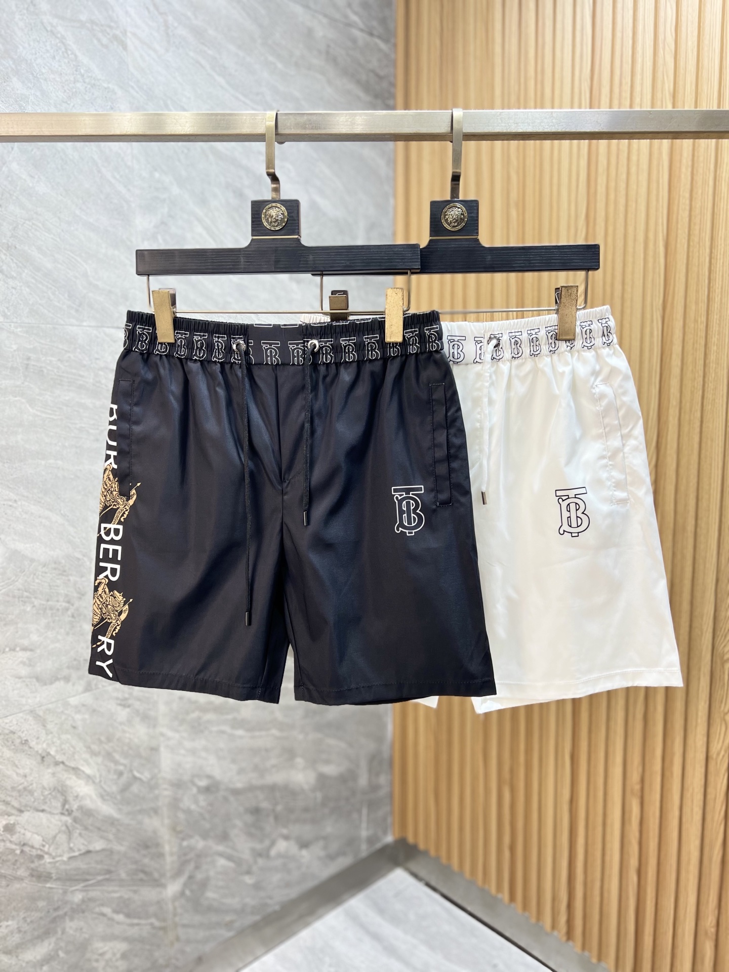 NO:428735,Burberry/Burberry 2025 Spring and Summer New Products, Complete Three Standards, Shorts, Casual Pants, Good Products, Don’t need to introduce too much, Look at the details, Counter Code M-XXXL 175/140 Upper Body Suggestions L,,burberry,burberry, shorts,alexander wang19860909Burberry/巴宝莉 2025春夏新品 三标齐全 短裤 休闲裤 好货不用过多介绍 看细节 专柜码数M-XXXL 175/140上身建议L,,burberry,burberry,shorts,alexander wang,Men's clothing