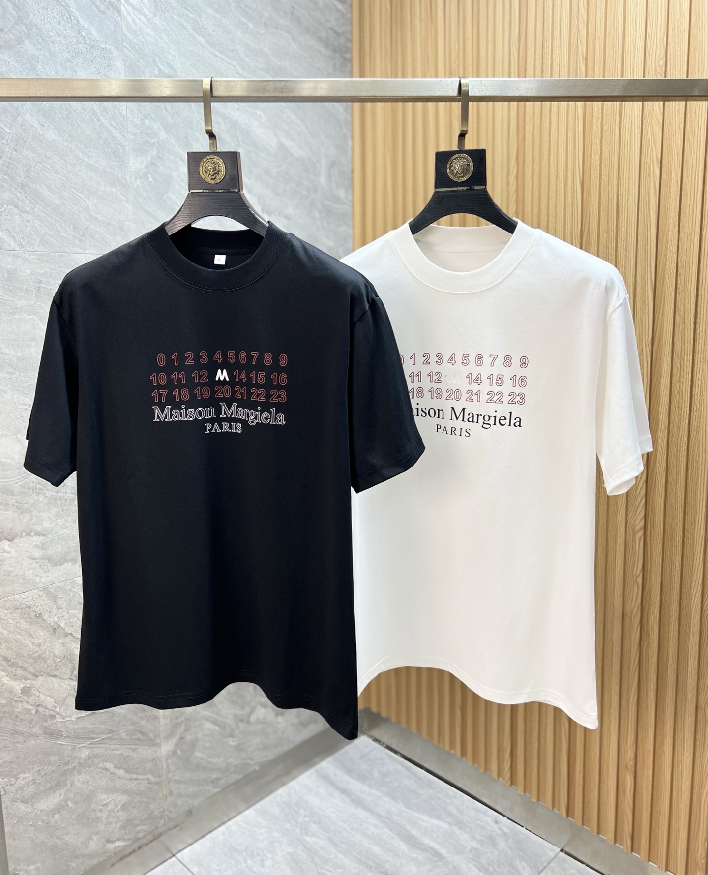 NO:505017,/Majila New products for spring and summer 2025 are available in new products, complete three standards, round neck short-sleeved T-shirts, good products do not need to be introduced too much, look at the details, counter code M-XXXXL / Suggestions,,masion margiela,T-shirt,tees,t-shirt,alexander wang19860909/马吉拉 2025年春夏新品上新 三标齐全 圆领短袖T恤 好货不用过多介绍 看细节 专柜码数M-XXXXL /建议L,,masion margiela,T-shirt,tees，t-shirt,alexander wang,Men's clothing