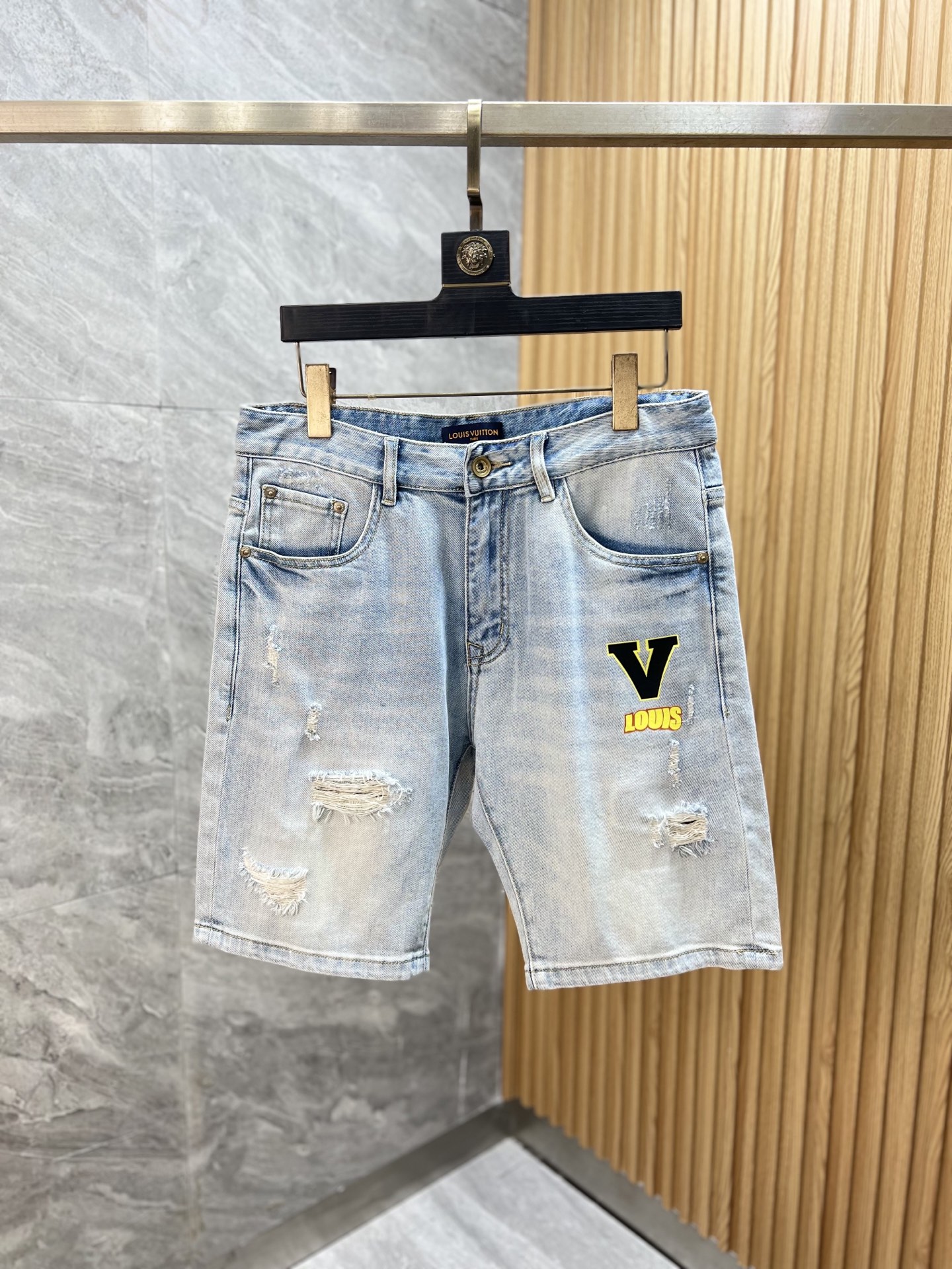 NO:437766,LV/Louis Vuitton 2025 Spring and Summer New Products, Complete Three Standards, Jeans, Don’t need to introduce too much good products, look at the details, the counter number is 29-38 / 140 upper body 32,,louis vuitton,louis vuitton,jeans,alexander wang19860909LV/路易威登 2025春夏新品 三标齐全 牛仔裤 好货不用过多介绍 看细节 专柜码数29-38 /140上身32码,,louis vuitton,louis vuitton,jeans,alexander wang,Men's clothing