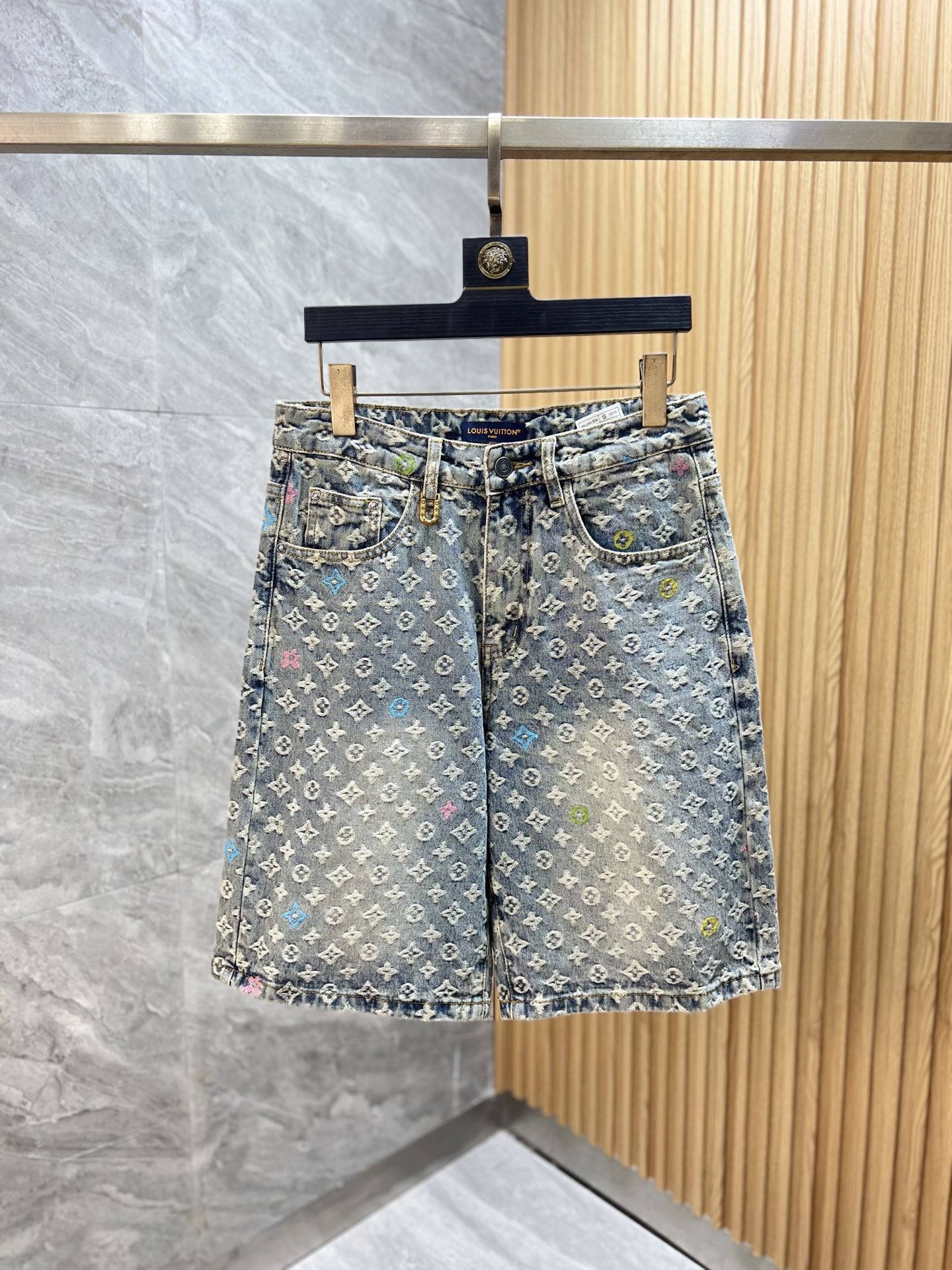 NO:437798,LV/Louis Vuitton 2025 Spring and Summer New Products, Complete Three Standards, Jeans, Good Products, Don’t need to introduce too much, look at the details, Counter codes 29-38 / 140 upper body 32,,louis vuitton,louis vuitton,jeans,alexander wang19860909LV/路易威登 2025春夏新品 三标齐全 牛仔裤 好货不用过多介绍 看细节 专柜码数29-38 /140上身32码,,louis vuitton,louis vuitton,jeans,alexander wang,Men's clothing