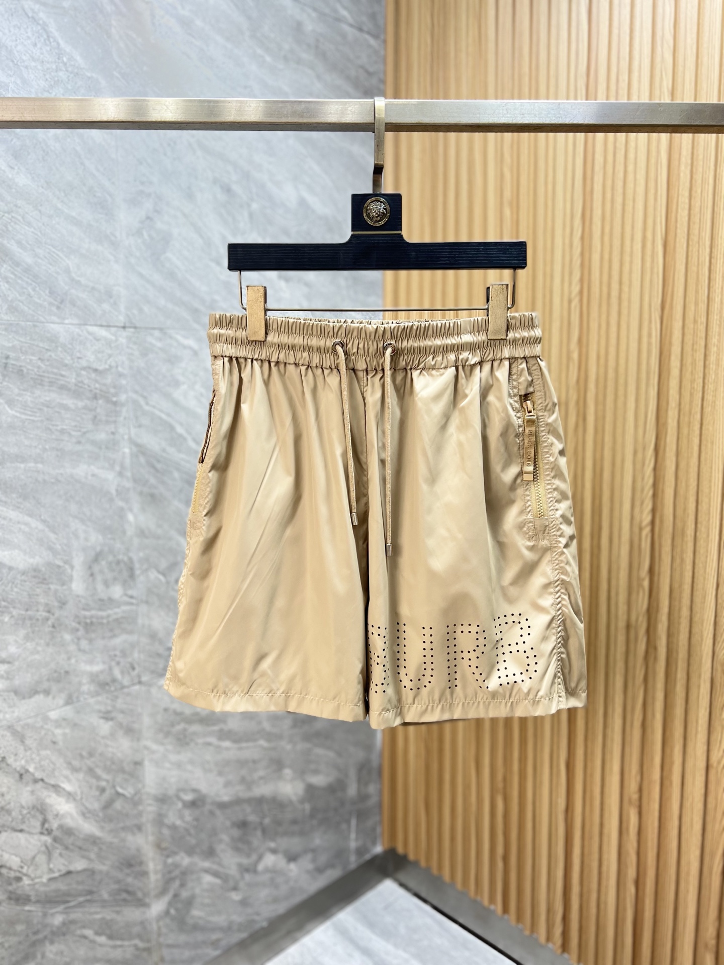 NO:437825,Burberry/Burberry 2025 Spring and Summer New Products, Complete Three Standards, Shorts, Good Goods Don't Be Over-Introduction, Look at the Details, Counter Code Number M-XXXL /140 Upper Body L,,burberry,burberry,shorts,alexander Wang19860909Burberry/巴宝莉 2025春夏新品 三标齐全 短裤 好货不用过多介绍 看细节 专柜码数M-XXXL /140上身L,,burberry,burberry,shorts,alexander wang,Men's clothing