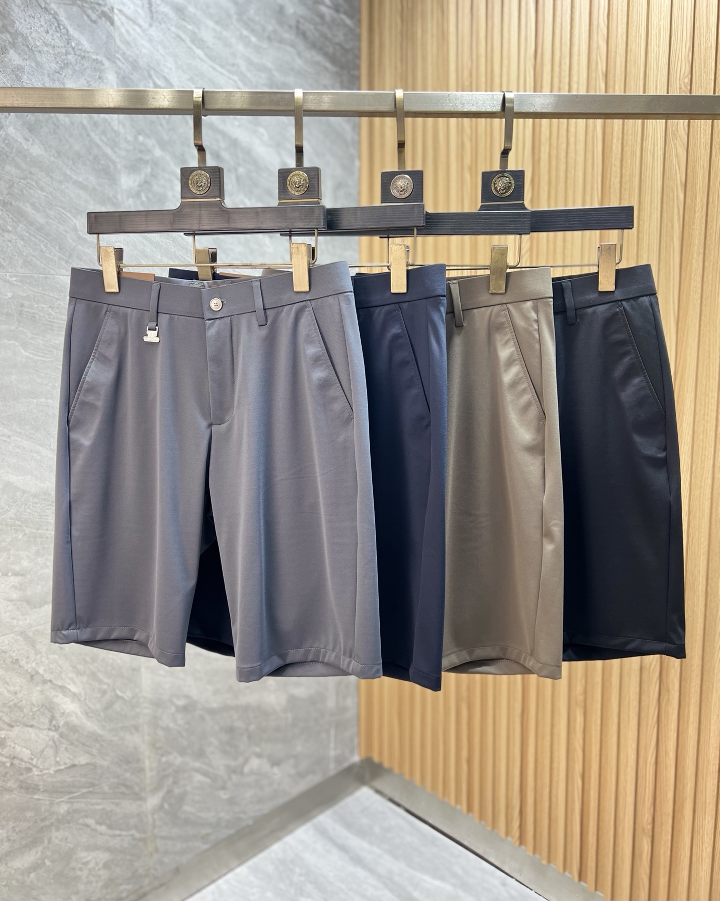 NO:437833,TF 2025 Spring and Summer New Products, Complete Three Standards, Shorts, Don't need to introduce too much good products, look at the details, Counter code 29-38 / 140 upper body 32,,tom ford, shorts, alexander wang19860909TF 2025春夏新品 三标齐全 短裤 好货不用过多介绍 看细节 专柜码数29-38 /140上身32,,tom ford,shorts,alexander wang,Men's clothing
