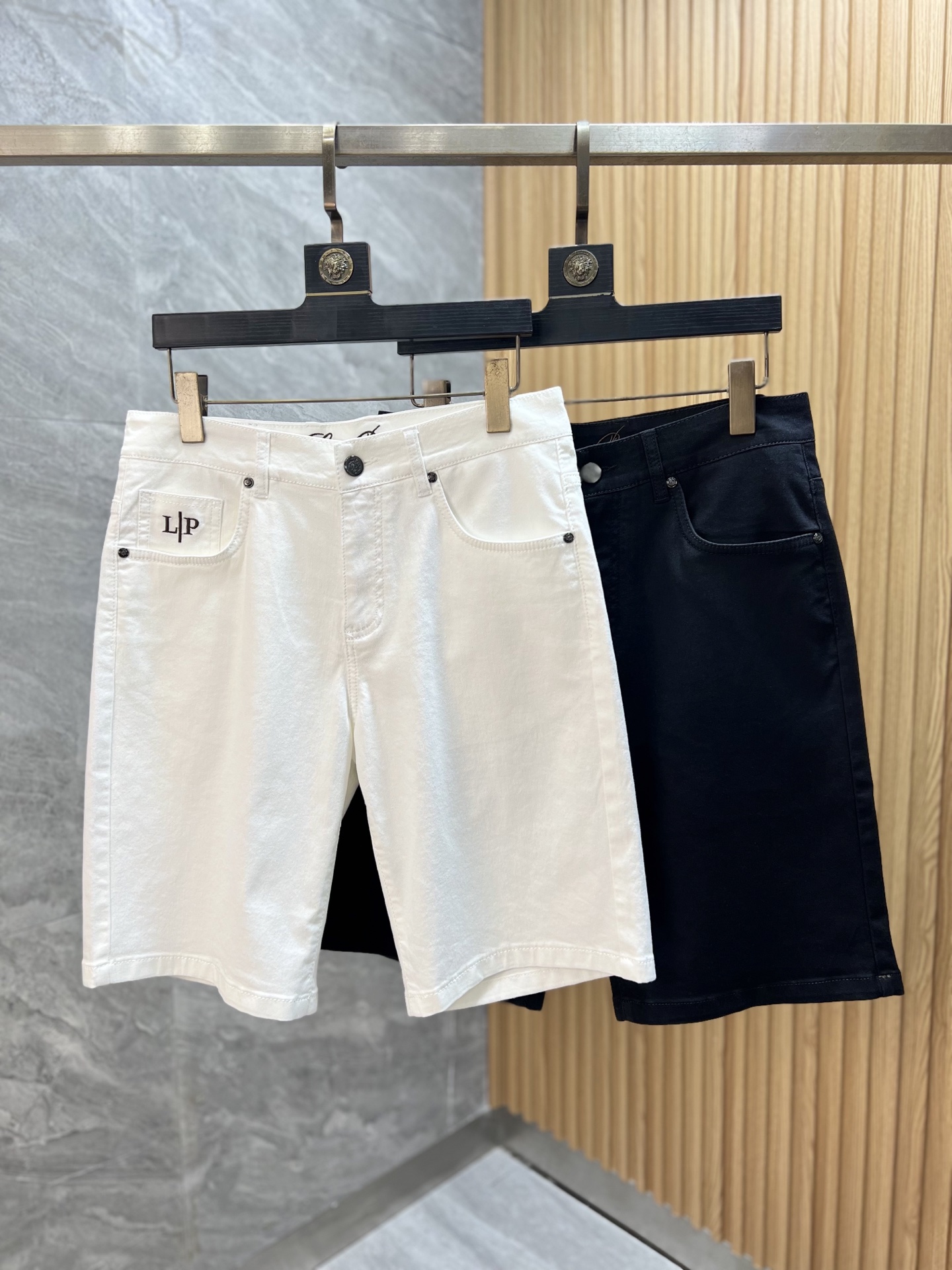 NO:437841,LP Spring and summer new products, complete three-standard shorts, good products don't need to be introduced too much, look at the details, counter number 29-38 / 140 upper body 32,,loro piano, shorts,alexander wang19860909LP 春夏新品 三标齐全 短裤 好货不用过多介绍 看细节 专柜码数29-38 /140上身32,,loro piana,shorts,alexander wang,Men's clothing