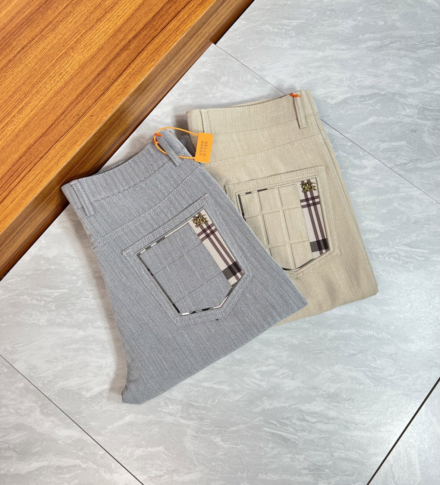 NO:469111,Burberry/Burberry 2025 Spring and Summer New Products, Complete Three Standards, Trousers, Casual Pants, Good Products, Don’t need to introduce too much, Look at the details, Counter code 29-36 175/32 upper body,,burberry,burberry,alexander wang19860909Burberry/巴宝莉 2025春夏新品 三标齐全 西裤 休闲裤 好货不用过多介绍 看细节 专柜码数29-36 175/上身32码,,burberry,burberry,alexander wang,Men's clothing