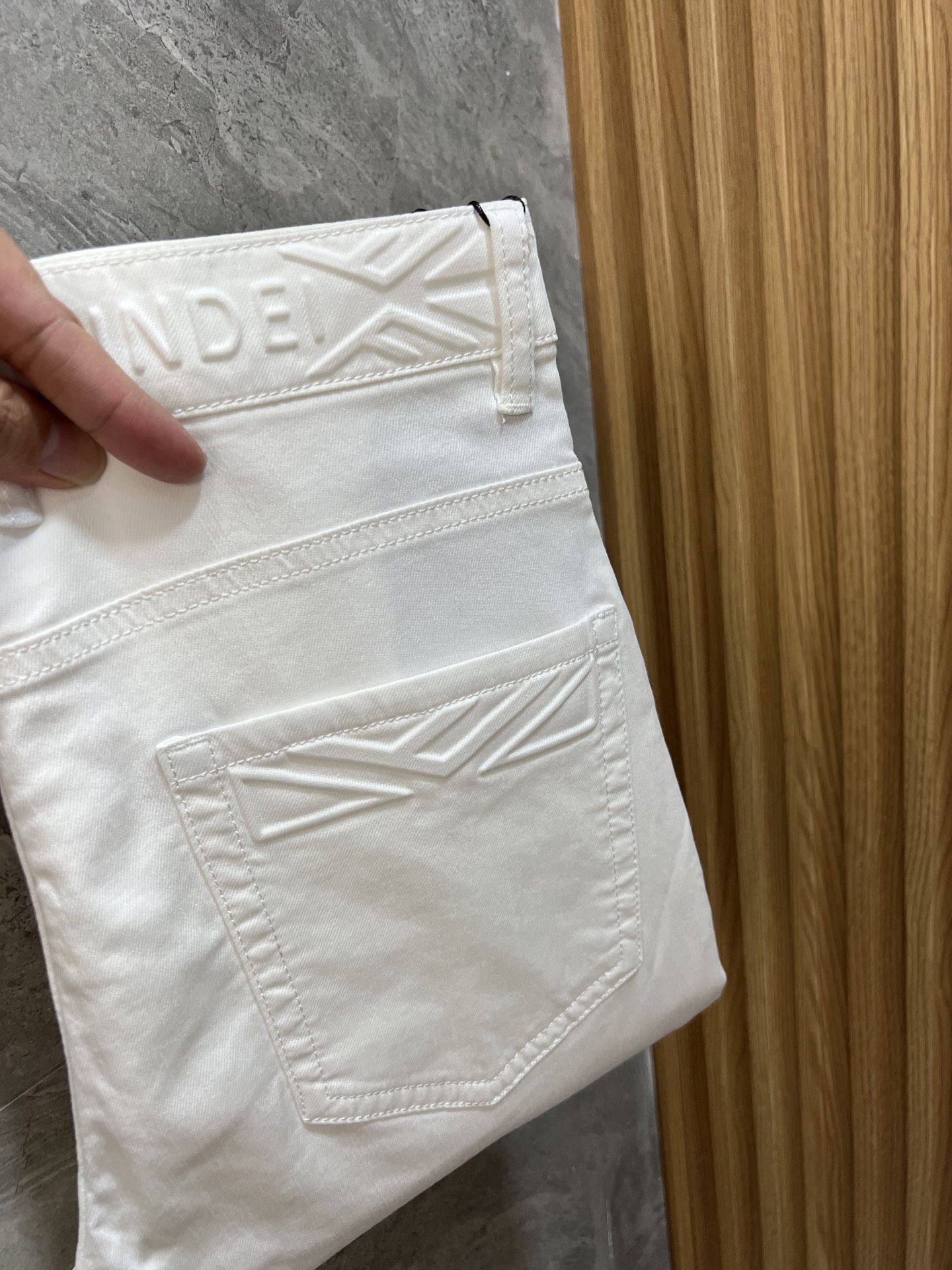 NO:441557,Fendi/Fendi Spring and summer new products, complete three standards, jeans, good products, don't need to introduce too much, look at the details, counter number 29-38, 175/140, upper body 32,,fendi,fendi,jeans,alexander wang19860909Fendi/芬迪 春夏新品 三标齐全 牛仔裤 好货不用过多介绍 看细节 专柜码数29-38 175/140上身32码,,fendi,fendi,jeans,alexander wang,Men's clothing