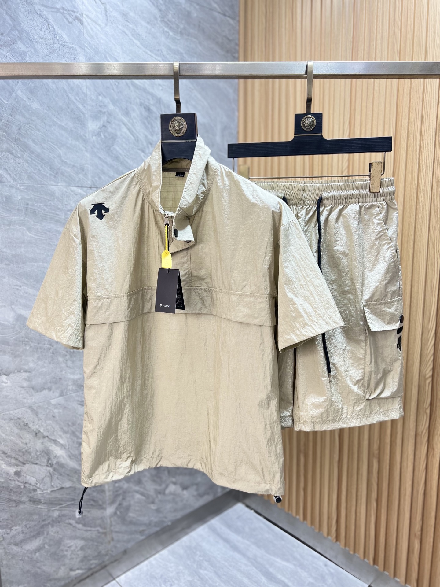 NO:483578,DiSanter 2025 Spring and Summer New Products, Complete Three Standards Set, Don’t need to introduce too much good products, look at the details, Counter code M-XXXXL 175/140 upper body L,,alexander wang19860909迪桑特 2025春夏新品 三标齐全 套装 好货不用过多介绍 看细节 专柜码数M-XXXXL 175/140上身L,,alexander wang,Men's clothing