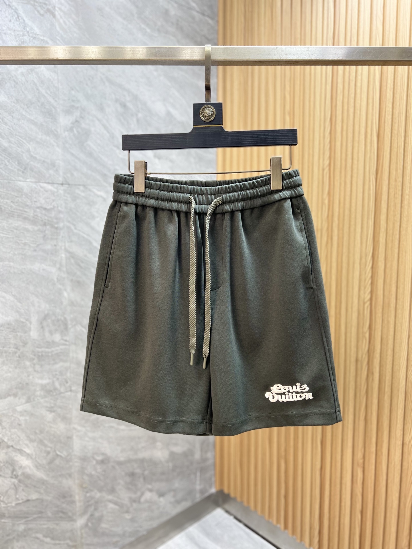 NO:465582,LV/Louis Vuitton 2025 Spring and Summer New Products, Complete Three Standards, Shorts, Don’t need to introduce too much good products, look at the details, Counter code M-XXXL / 140 Upper body suggestions L,, louis vuitton,louis vuitton, shorts,alexander wang19860909LV/路易威登 2025春夏新品 三标齐全 短裤 好货不用过多介绍 看细节 专柜码数M-XXXL /140上身建议L,,louis vuitton,louis vuitton,shorts,alexander wang,Men's clothing