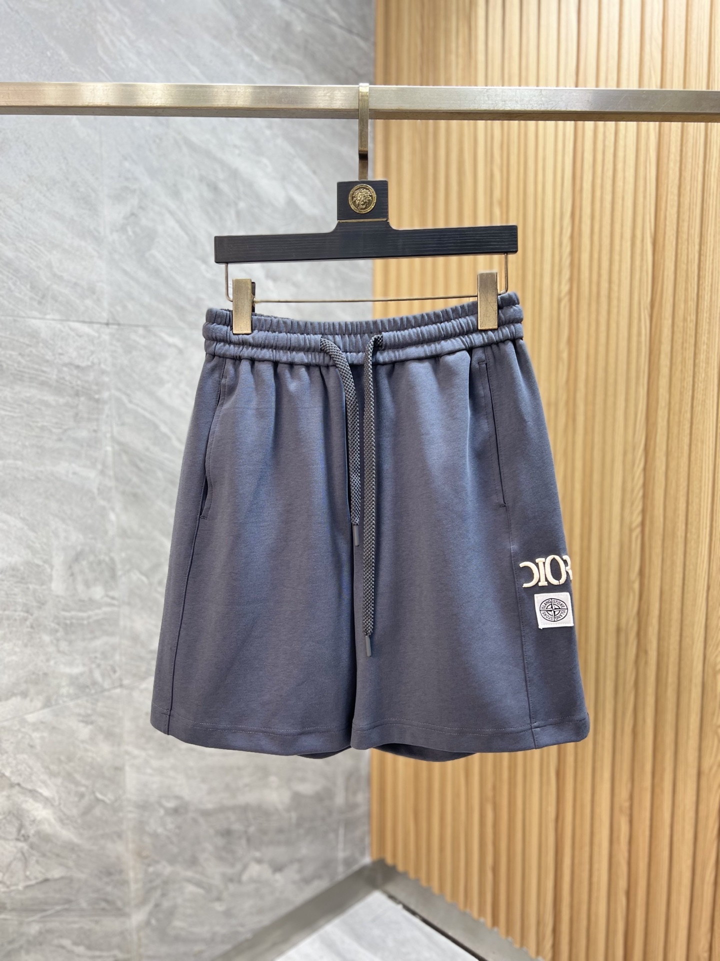 NO:465566,Dior/Dior 2025 spring and summer new products, complete three standards, shorts, good products, don’t need to introduce too much, look at the details, counter number M-XXXL /140 upper body suggestions L,,dior,dior, shorts,alexander wang19860909Dior/迪奥 2025春夏新品 三标齐全 短裤 好货不用过多介绍 看细节 专柜码数M-XXXL /140上身建议L,,dior,dior,shorts,alexander wang,Men's clothing