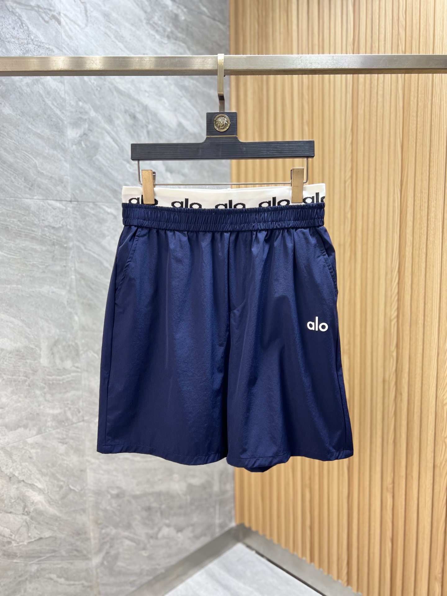 NO:465573,alo 2025 spring and summer new product, complete three standards, shorts, good products, don't need to introduce too much, look at the details, counter number M-XXXL /140 upper body suggestions L, shorts, alexander wang19860909alo 2025春夏新品 三标齐全 短裤 好货不用过多介绍 看细节 专柜码数M-XXXL /140上身建议L,,shorts,alexander wang,Men's clothing