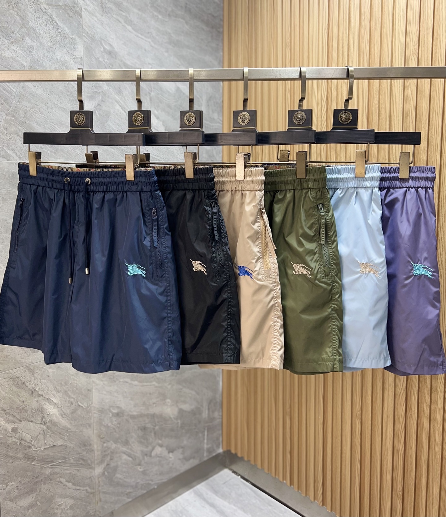 NO:465586,Burberry/Burberry 2025 Spring and Summer New Products, Complete Three Standards, Shorts, Good Products, Don’t need to introduce too much, look at the details, Counter Code M-XXL / 140 Upper Body Suggestions L,,burberry,burberry, shorts,alexander wang19860909Burberry/巴宝莉 2025春夏新品 三标齐全 短裤 好货不用过多介绍 看细节 专柜码数M-XXL /140上身建议L,,burberry,burberry,shorts,alexander wang,Men's clothing