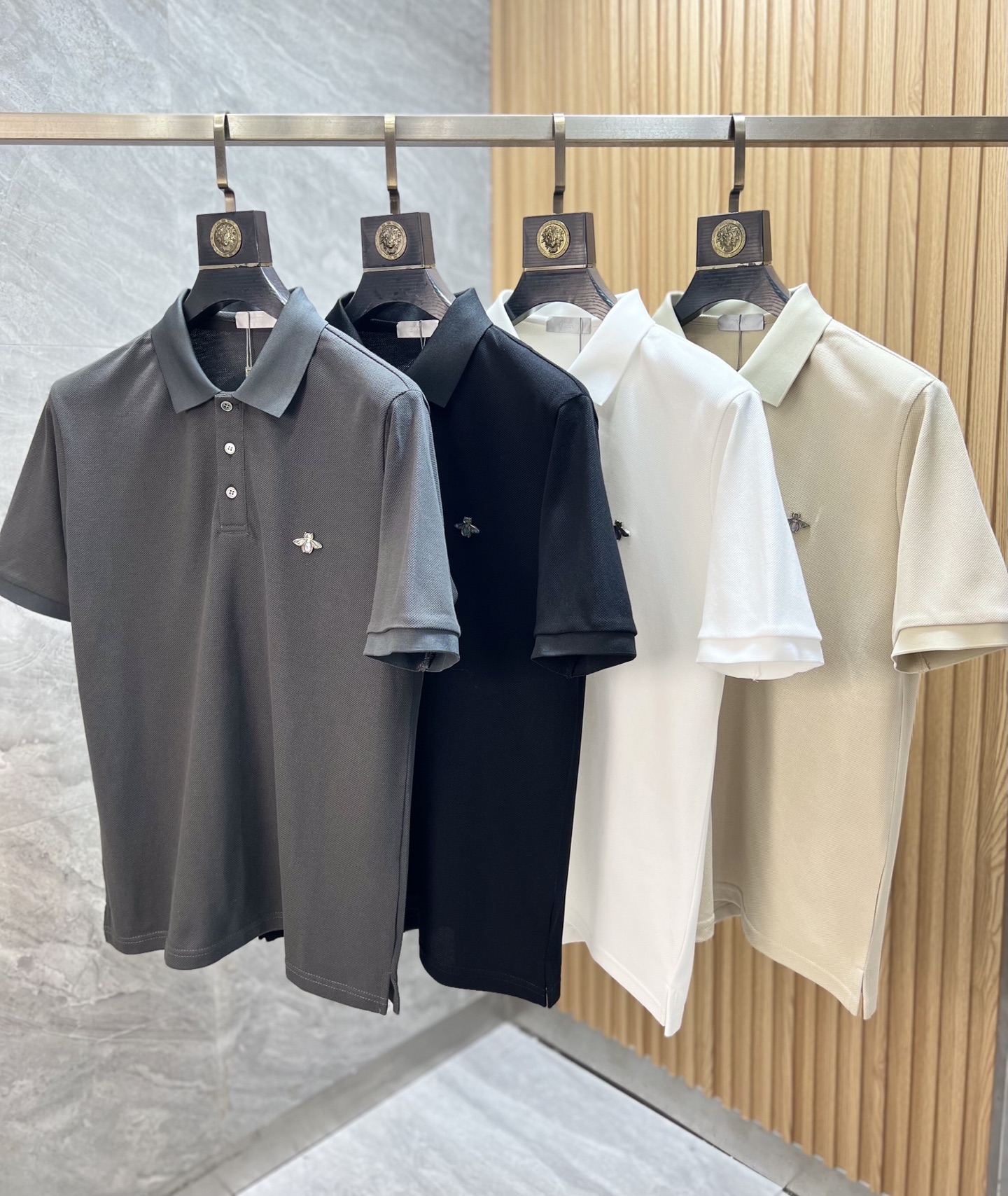 NO:455224,Dior/Dior 2025 spring and summer new products are available, complete three standards, lapel short-sleeved POLO shirt, good products do not need to be introduced too much, look at the details, counter number M-XXXL 175/140 Suggestions L,,dior,dior,T-shirt,alexander wang19860909Dior/迪奥 2025年春夏新品上新 三标齐全 翻领短袖POLO衫 好货不用过多介绍 看细节 专柜码数M-XXXL 175/140建议L,,dior,dior,T-shirt,alexander wang,Men's clothing