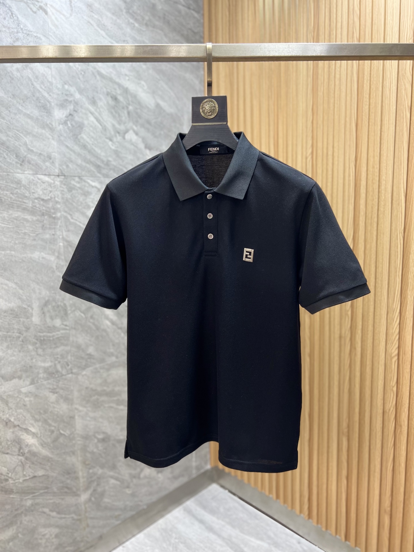 NO:906253,Fendi/Fendi 2026 spring and summer new products, complete with three labels, lapel short-sleeved POLO shirt, good product, no need to introduce too much, look at the details, counter size M-XXXL 175/140, recommended L,, fendi, fendi, T-shirt,19860909Fendi/芬迪 2026年春夏新品上新 三标齐全 翻领短袖POLO衫 好货不用过多介绍 看细节 专柜码数M-XXXL 175/140建议L,,fendi,fendi,T-shirt,,Men's clothing