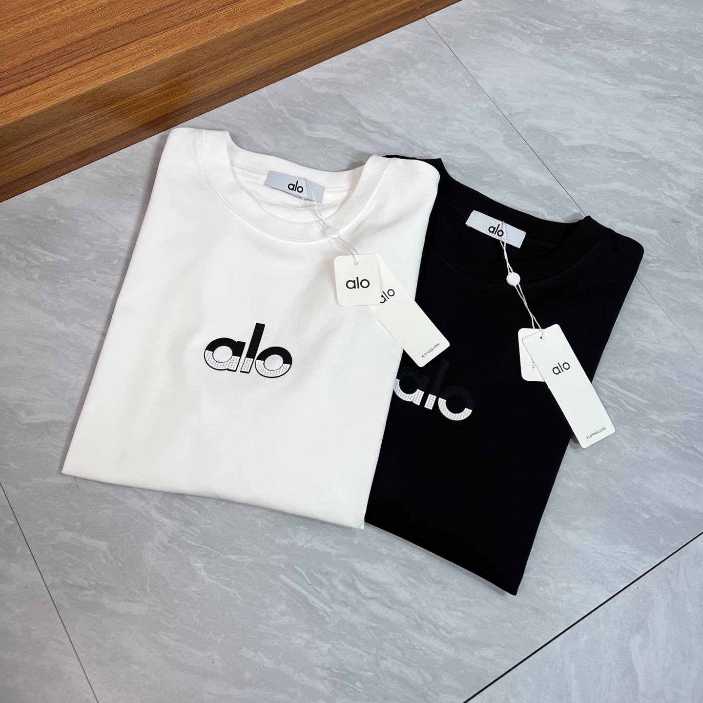 NO:459342,alo 2025 spring and summer new products are available, complete three standards, mercerized cotton round neck short-sleeved T-shirt, three-dimensional silicone process on chest, good products do not need to be introduced too much, look at the details, counter number M-XXXL 175/140 Suggestions L,, T-shirt,tees, t-shirt,alexander wang19860909alo 2025年春夏新品上新 三标齐全 丝光棉圆领短袖T恤 胸前立体硅胶工艺 好货不用过多介绍 看细节 专柜码数M-XXXL 175/140建议L,,T-shirt,tees，t-shirt,alexander wang,Men's clothing