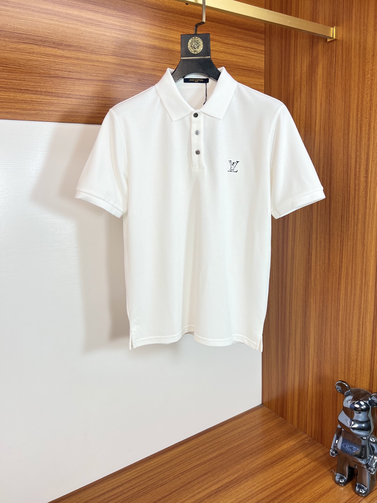 NO:599027,LV/Louis Vuitton 2025 spring and summer new products, complete with three labels, lapel short-sleeved POLO shirt, good product without too much introduction, look at the details, counter size M-XXXL 175/140 recommended L,, louis vuitton, louis vuitton, T-shirt, alexander wang19860909LV/路易威登 2025年春夏新品上新 三标齐全 翻领短袖POLO衫 好货不用过多介绍 看细节 专柜码数M-XXXL 175/140建议L,,louis vuitton,louis vuitton,T-shirt,alexander wang,Men's clothing