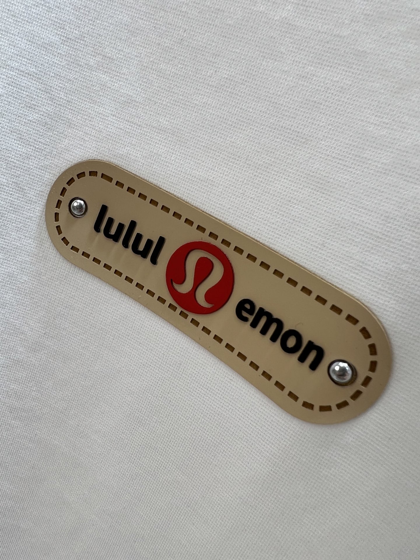 NO:462465,lulu 2025 new spring and summer products are available, complete three standards, mercerized cotton round neck short-sleeved T-shirt, three-dimensional glue dripping process on chest, good products do not need to be introduced too much, look at the details, counter number M-XXXL /140 suggestions L,, T-shirt,tees, t-shirt,alexander wang19860909lulu 2025年春夏新品上新 三标齐全 丝光棉圆领短袖T恤 胸前立体滴胶工艺 好货不用过多介绍 看细节 专柜码数M-XXXL /140建议L,,T-shirt,tees，t-shirt,alexander wang,Men's clothing