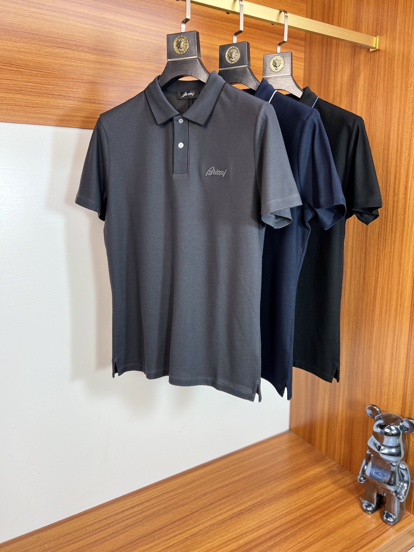 NO:462464,2025 spring and summer new products are available, complete three standards, lapel short-sleeved polo shirt, good products do not need to be introduced too much, look at the details, counter number M-XXXL /140 suggestions L, T-shirt, alexander wang198609092025年春夏新品上新 三标齐全 翻领短袖polo衫 好货不用过多介绍 看细节 专柜码数M-XXXL /140建议L,,T-shirt,alexander wang,Men's clothing