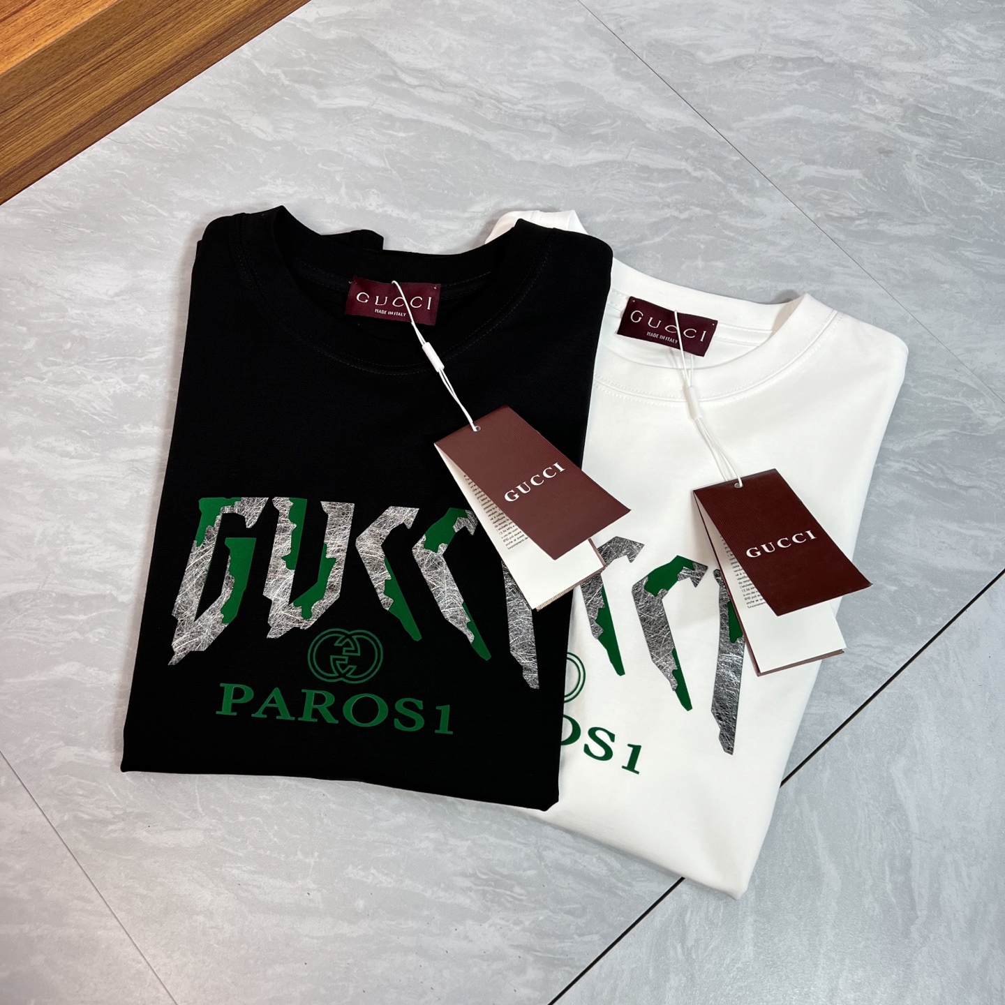 NO:471850,Gucci/Gucci New products for spring and summer 2025 are available in new products, complete three standards, mercerized cotton round neck short-sleeved T-shirt, three-dimensional glue flocking technology on the chest, no need to introduce the good products too much, look at the details, counter number M-XXXL 175/140 Suggestions, gucci, T-shirt, tees, t-shirt, alexander wang19860909Gucci/古奇 2025年春夏新品上新 三标齐全 丝光棉圆领短袖T恤 胸前立体滴胶植绒工艺 好货不用过多介绍 看细节 专柜码数M-XXXL 175/140建议L,,gucci,T-shirt,tees，t-shirt,alexander wang,Men's clothing