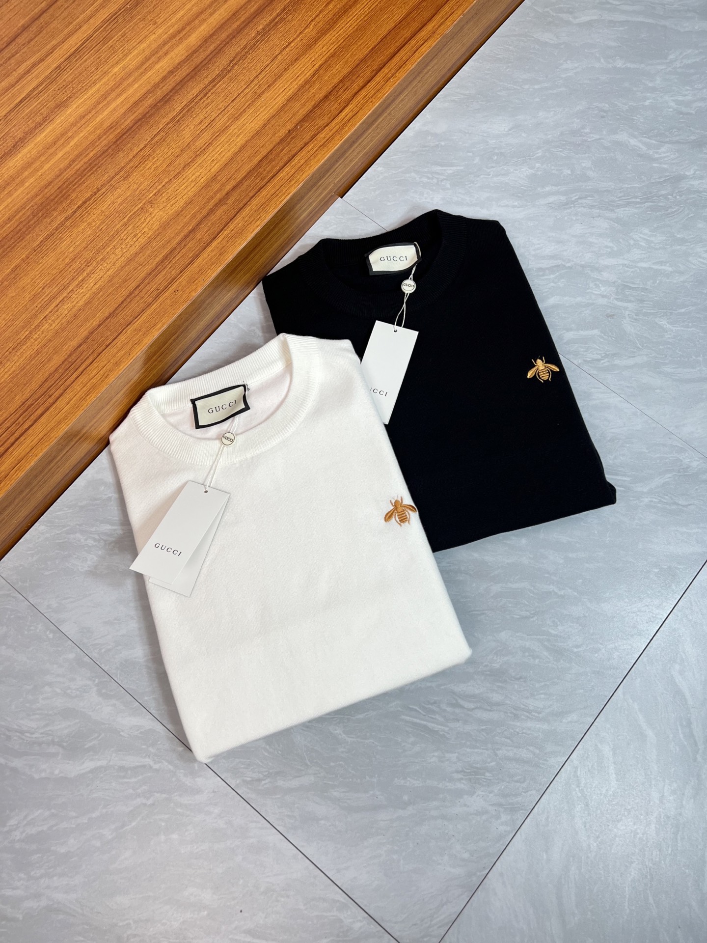 NO:518710,Gucci/Gucci New products for spring and summer 2025 are available in new products, complete three standards, round neck sweater, embroidery craftsmanship, good products do not need to be introduced too much, look at the details, counter number M-XXXL 175/140 Suggestions L,,gucci,sweaters,alexander wang19860909Gucci/古奇 2025年春夏新品上新 三标齐全 圆领毛衣 刺绣工艺 好货不用过多介绍 看细节 专柜码数M-XXXL 175/140建议L,,gucci,sweaters,alexander wang,Men's clothing