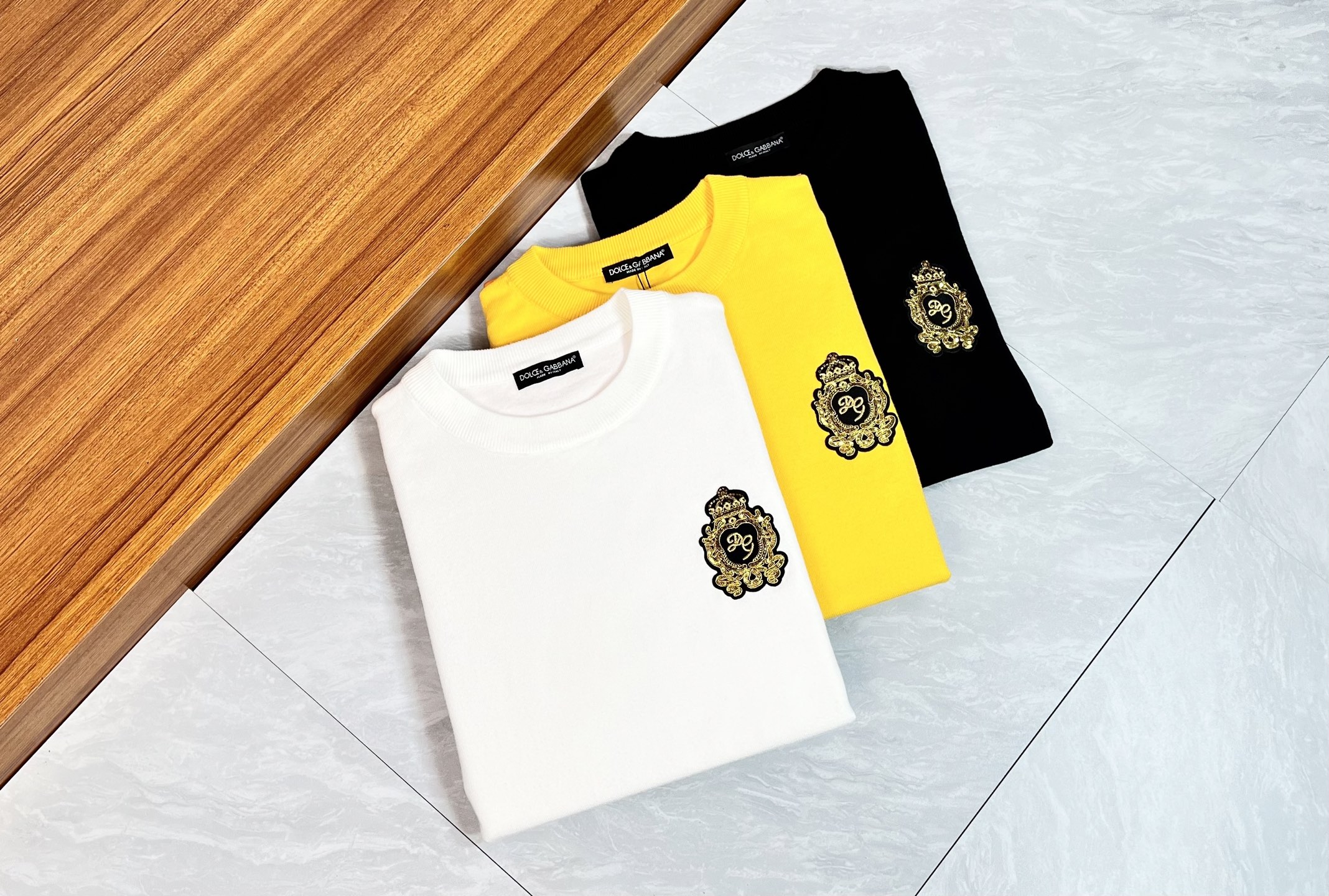 NO:521689,DG/Dougabana New products for spring and summer 2025 are available in new products, complete three standards, round neck sweater, bead string crafts, no need to introduce the good products too much, look at the details, counter number M-XXXL /140 suggestions L, Dolce&Gabbana, sweaters, alexander wang19860909DG/杜嘉班纳 2025年春夏新品上新 三标齐全 圆领毛衣 珠串工艺 好货不用过多介绍 看细节 专柜码数M-XXXL /140建议L,,Dolce&Gabbana,sweaters,alexander wang,Men's clothing