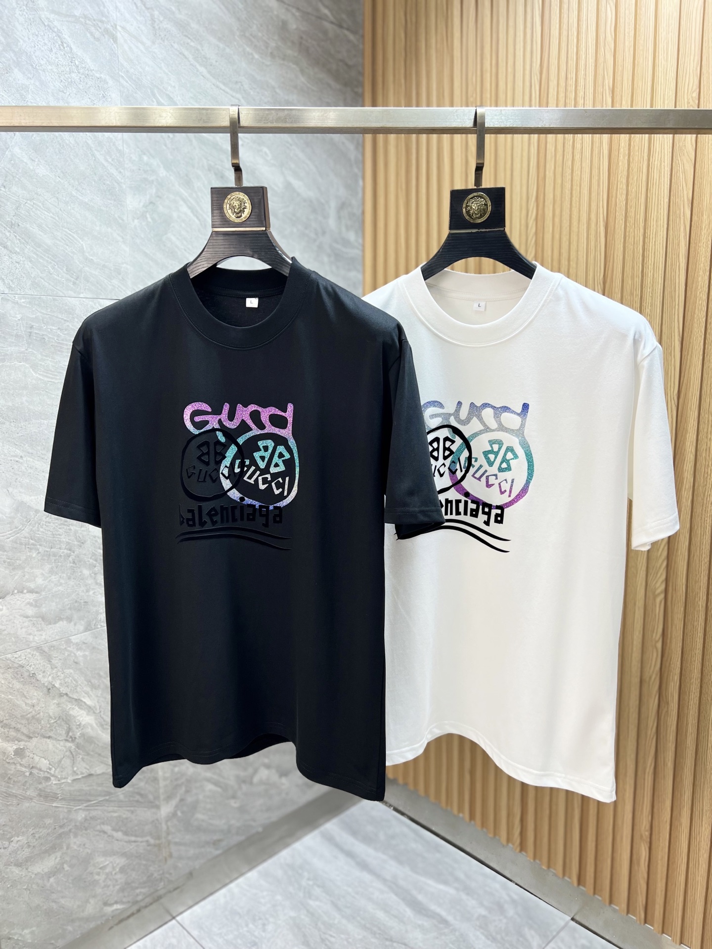 NO:513041,Balenciaga/Balenciaga Spring and Summer 2025 new products, complete three standards, round neck pure cotton short-sleeved T-shirt. Don’t need to introduce too much good products. Look at the details. Counter code M-XXXXL/Suggestions L,,balenciaga,balenciaga,T-shirt,tees,t-shirt,alexander wang19860909Balenciaga/巴黎世家 2025春夏新品 三标齐全 圆领纯棉短袖T恤 好货不用过多介绍 看细节 专柜码数M-XXXXL /建议L,,balenciaga,balenciaga,T-shirt,tees，t-shirt,alexander wang,Men's clothing