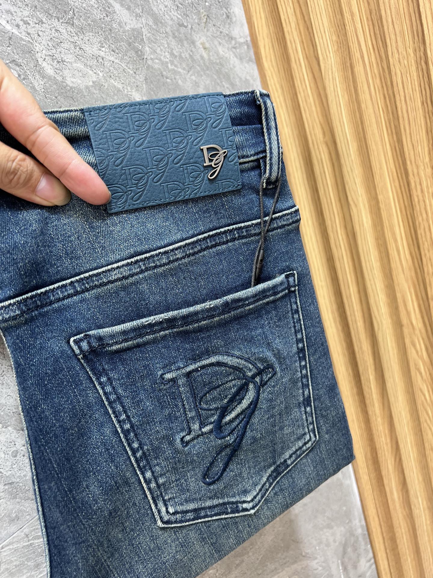 NO:513059,Dior/Dior 2025 autumn and winter new products, complete three standards, jeans, good products, don't need to introduce too much, look at the details, counter number 29-38 / 140 upper body 32,,dior,dior,jeans,alexander wang19860909Dior/迪奥 2025秋冬新品 三标齐全 牛仔裤 好货不用过多介绍 看细节 专柜码数29-38 /140上身32码,,dior,dior,jeans,alexander wang,Men's clothing