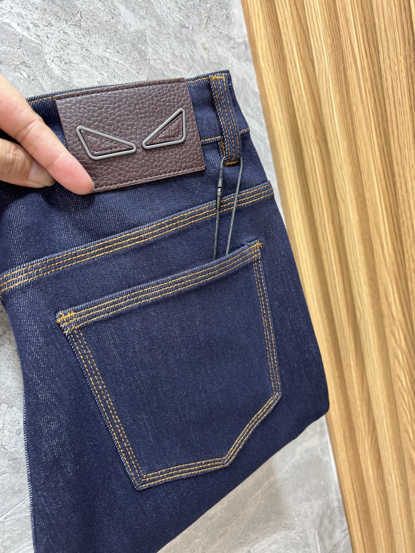 NO:513061,Fendi/Fendi 2025 autumn and winter new products, complete three standards, jeans, good products, don't need to be introduced too much, look at the details, counter number 29-38 / 140 upper body 32,,fendi,fendi,jeans,alexander wang19860909Fendi/芬迪 2025秋冬新品 三标齐全 牛仔裤 好货不用过多介绍 看细节 专柜码数29-38 /140上身32码,,fendi,fendi,jeans,alexander wang,Men's clothing