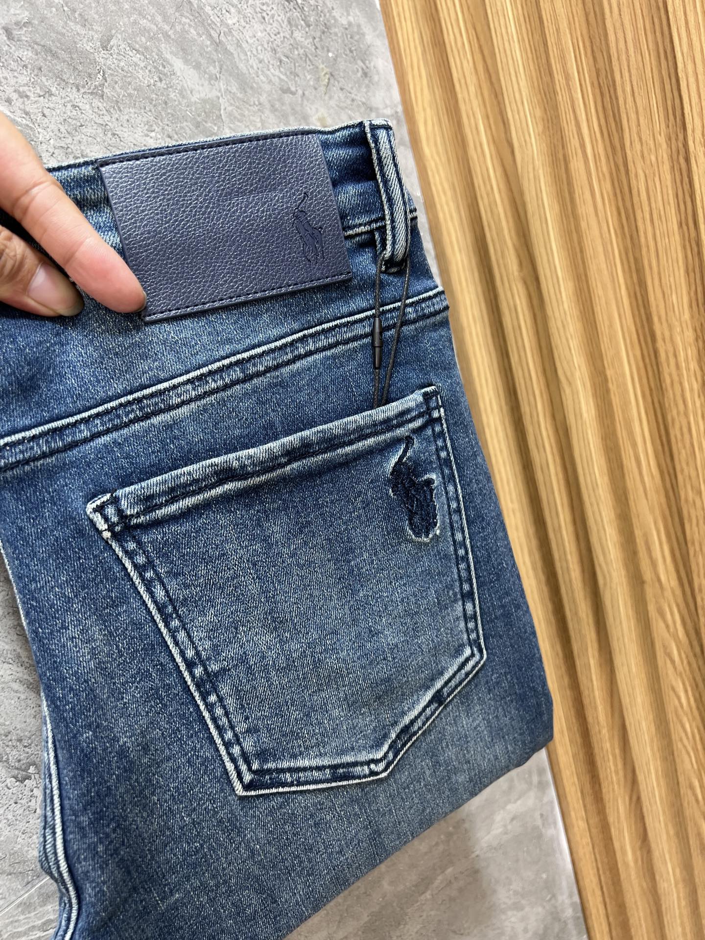 NO:513063,Paul 2025 autumn and winter new products, complete three standards, jeans, good products, don't need to introduce too much, look at the details, counter number 29-38 / 140 upper body 32, jeans, alexander wang19860909保罗 2025秋冬新品 三标齐全 牛仔裤 好货不用过多介绍 看细节 专柜码数29-38 /140上身32码,,jeans,alexander wang,Men's clothing