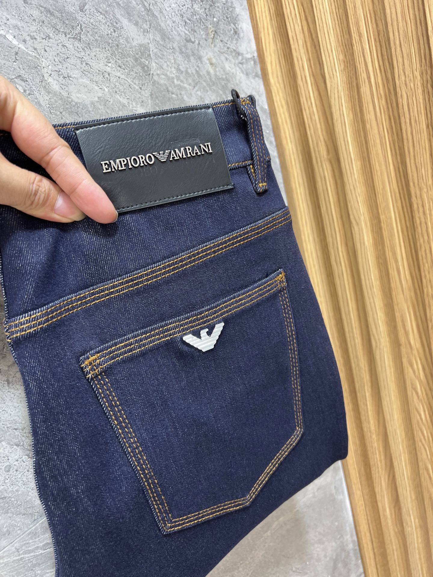 NO:513065,Armani/Armani 2025 autumn and winter new products, complete three standards, jeans, good products, don't need to be introduced too much, look at the details, counter number 29-38 / 140 upper body 32,,armani,armani,jeans,alexander wang19860909Armani/阿玛尼 2025秋冬新品 三标齐全 牛仔裤 好货不用过多介绍 看细节 专柜码数29-38 /140上身32码,,armani,armani,jeans,alexander wang,Men's clothing